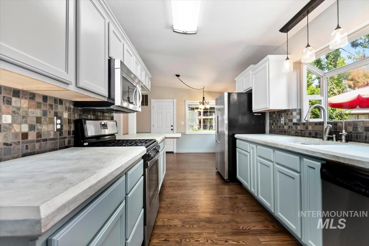 5032 W Wolfe Street, Boise, Idaho 83706, 3 Bedrooms, 2 Bathrooms, Residential For Sale, Price $465,000, 98987132