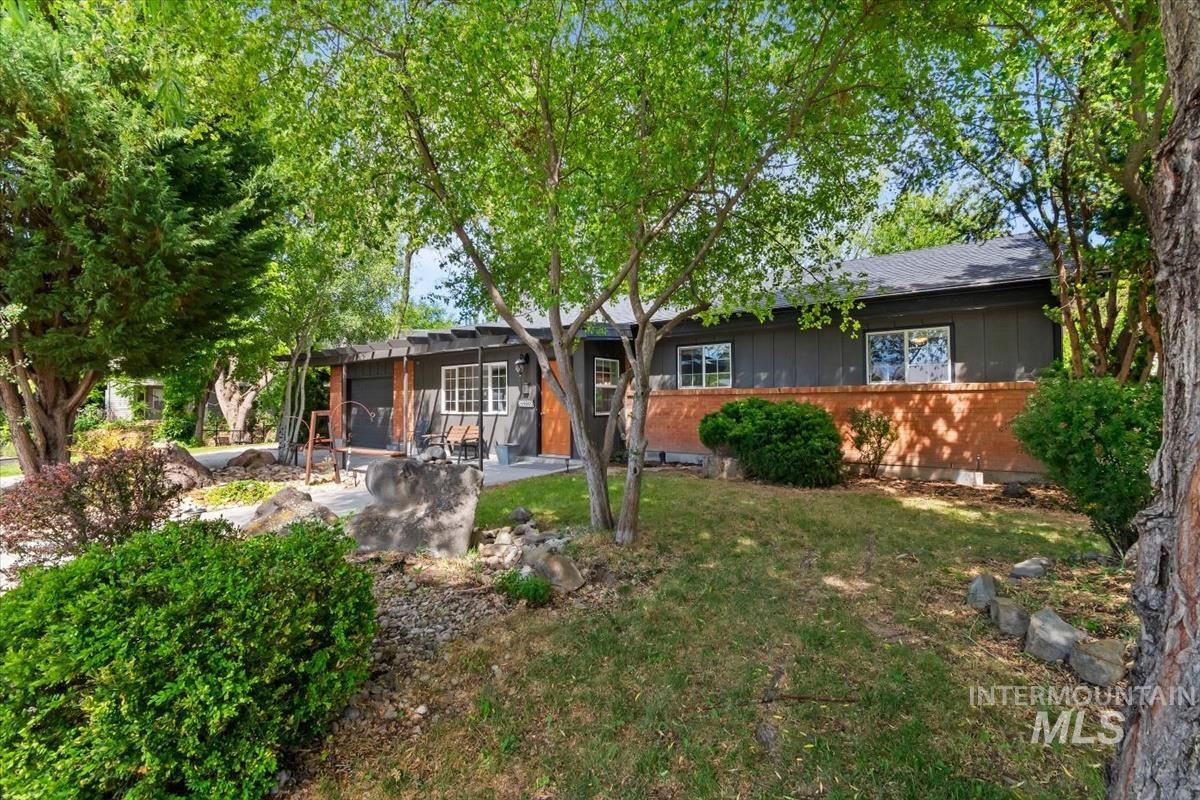 5032 W Wolfe Street, Boise, Idaho 83706, 3 Bedrooms, 2 Bathrooms, Residential For Sale, Price $465,000, 98987132