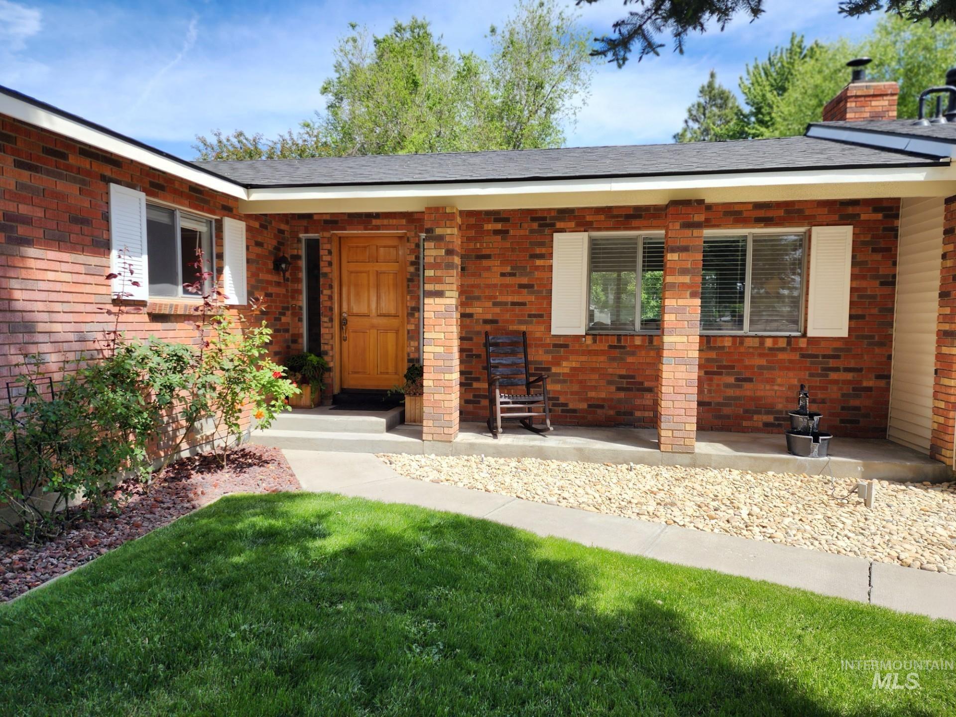 100 NW Carrie Circle, Mountain Home, Idaho 83647, 3 Bedrooms, 2 Bathrooms, Residential For Sale, Price $389,900, 98987134
