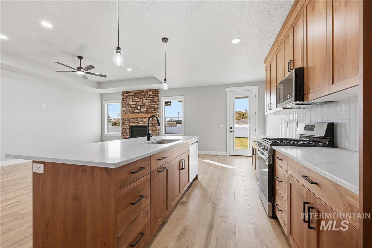 2141 Justine, Fruitland, Idaho 83619, 3 Bedrooms, 2 Bathrooms, Residential For Sale, Price $495,999, 98987135