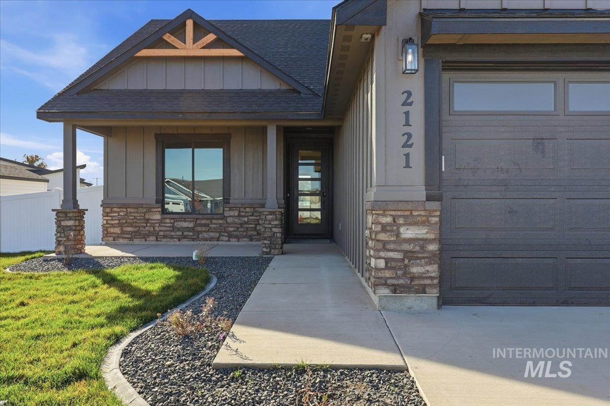 2141 Justine, Fruitland, Idaho 83619, 3 Bedrooms, 2 Bathrooms, Residential For Sale, Price $495,999, 98987135
