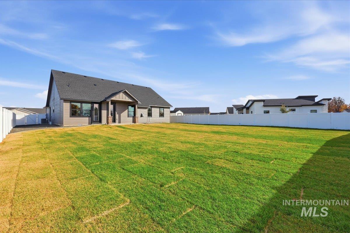 2141 Justine, Fruitland, Idaho 83619, 3 Bedrooms, 2 Bathrooms, Residential For Sale, Price $495,999, 98987135