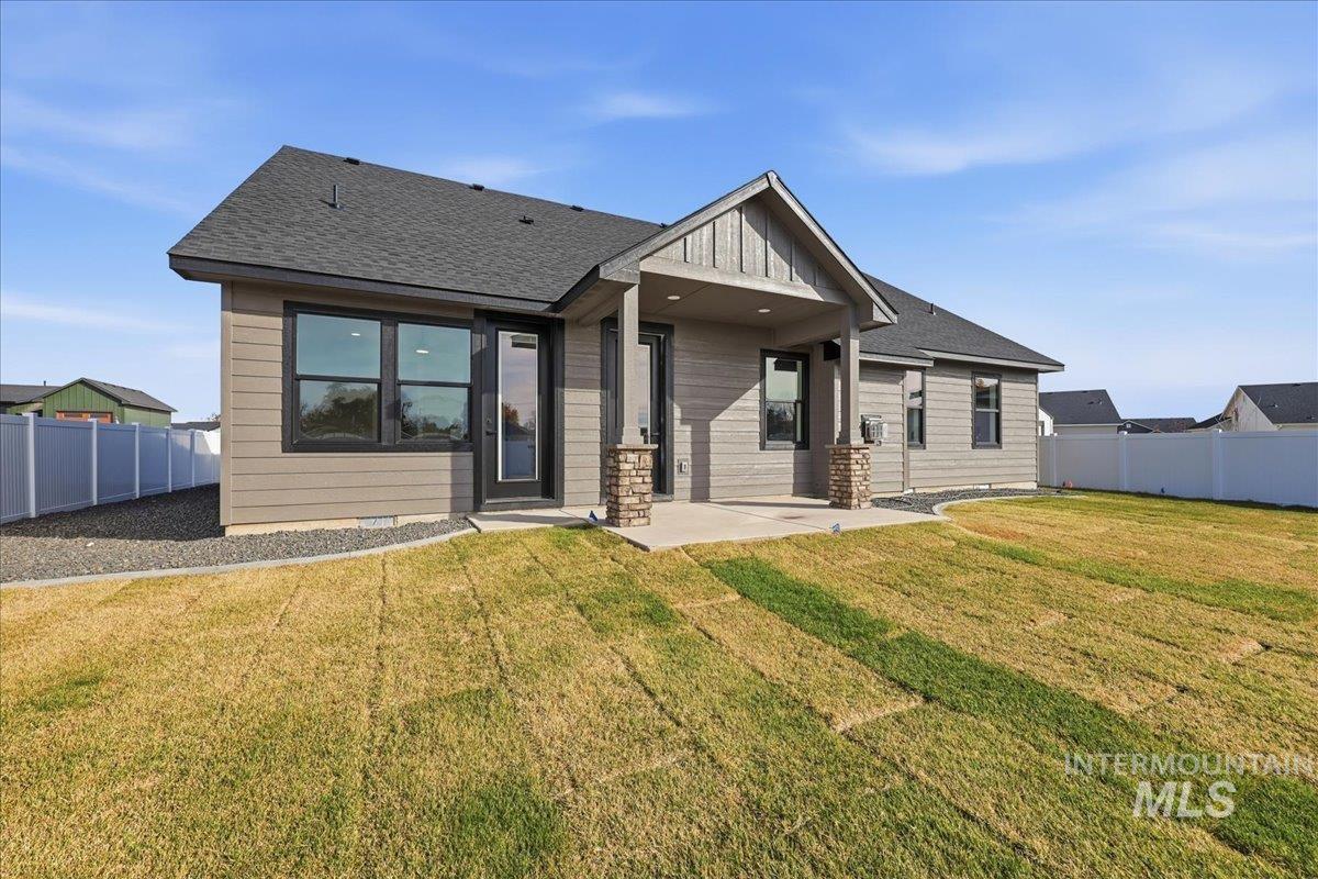 2141 Justine, Fruitland, Idaho 83619, 3 Bedrooms, 2 Bathrooms, Residential For Sale, Price $495,999, 98987135