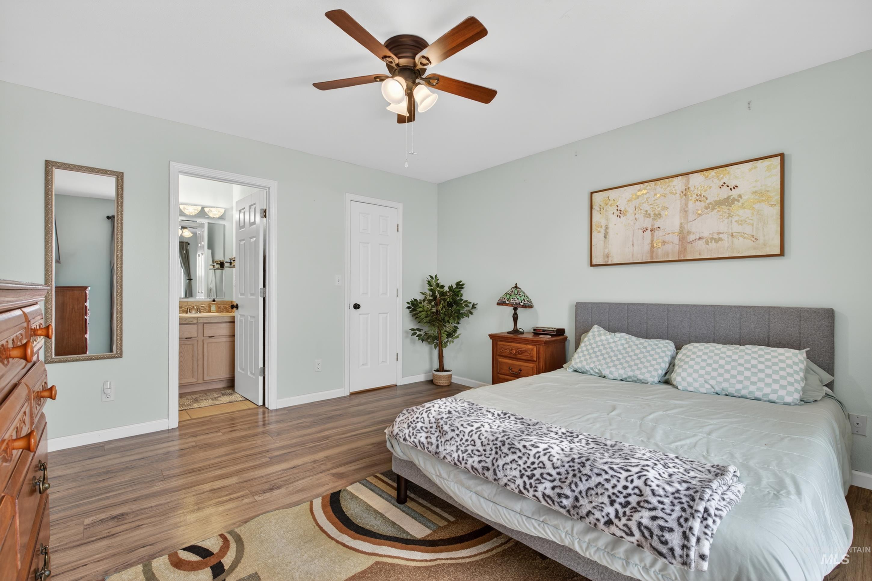 6867 W Russett St, Boise, Idaho 83704-7600, 2 Bedrooms, 2 Bathrooms, Residential For Sale, Price $349,900, 98987136