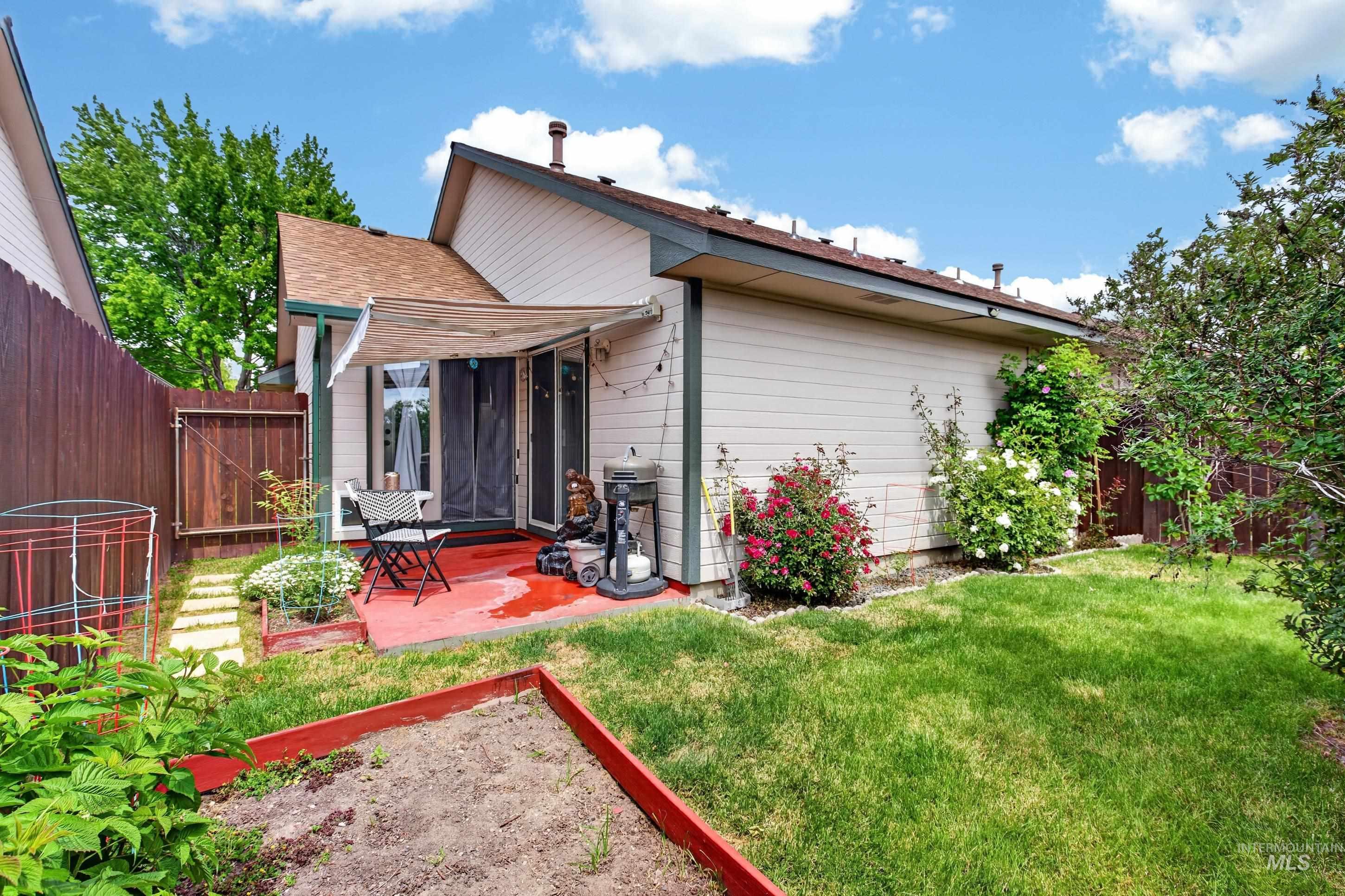 6867 W Russett St, Boise, Idaho 83704-7600, 2 Bedrooms, 2 Bathrooms, Residential For Sale, Price $349,900, 98987136