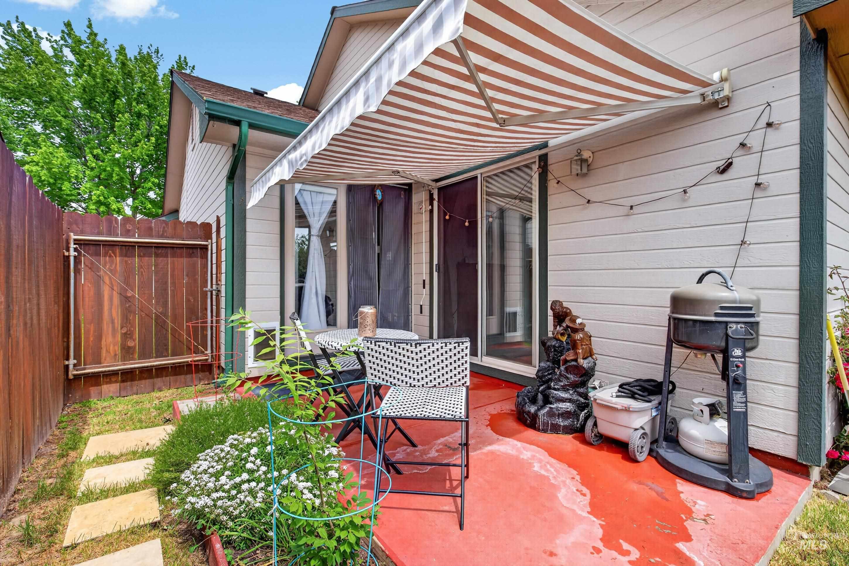 6867 W Russett St, Boise, Idaho 83704-7600, 2 Bedrooms, 2 Bathrooms, Residential For Sale, Price $349,900, 98987136