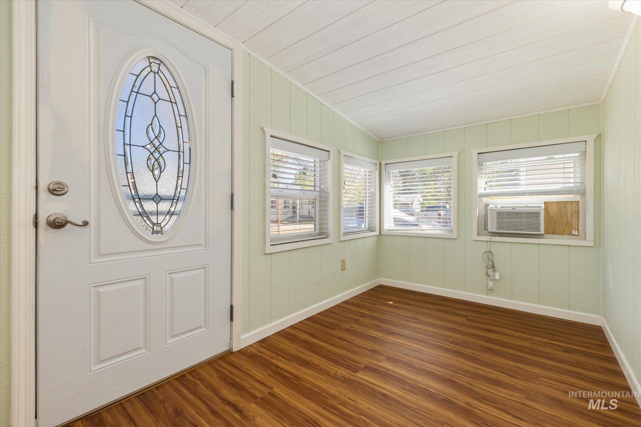 33/35 A Street, Cascade, Idaho 83611, 1 Bedroom, 1 Bathroom, Residential For Sale, Price $299,500, 98987138