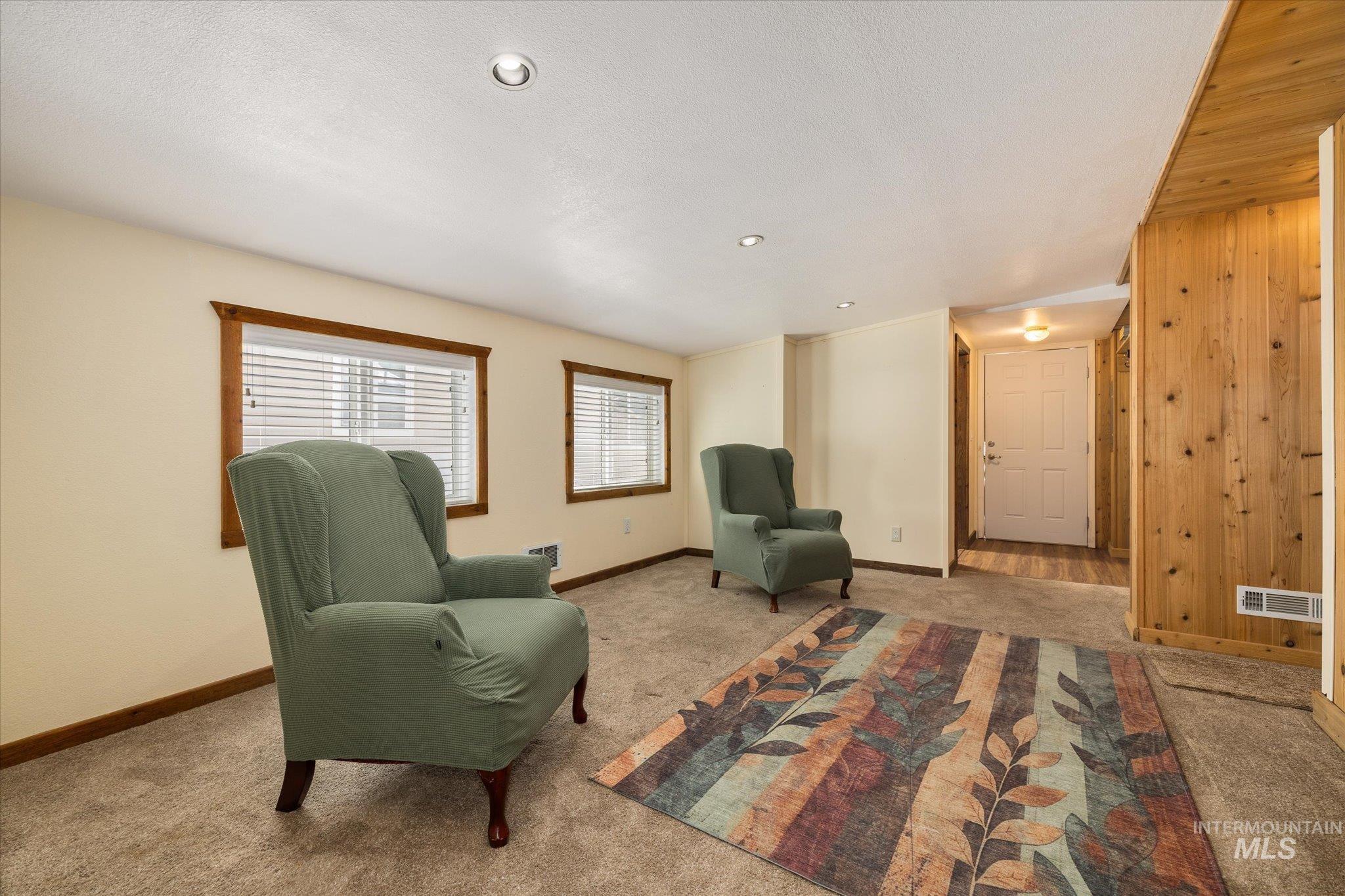 33/35 A Street, Cascade, Idaho 83611, 1 Bedroom, 1 Bathroom, Residential For Sale, Price $299,500, 98987138