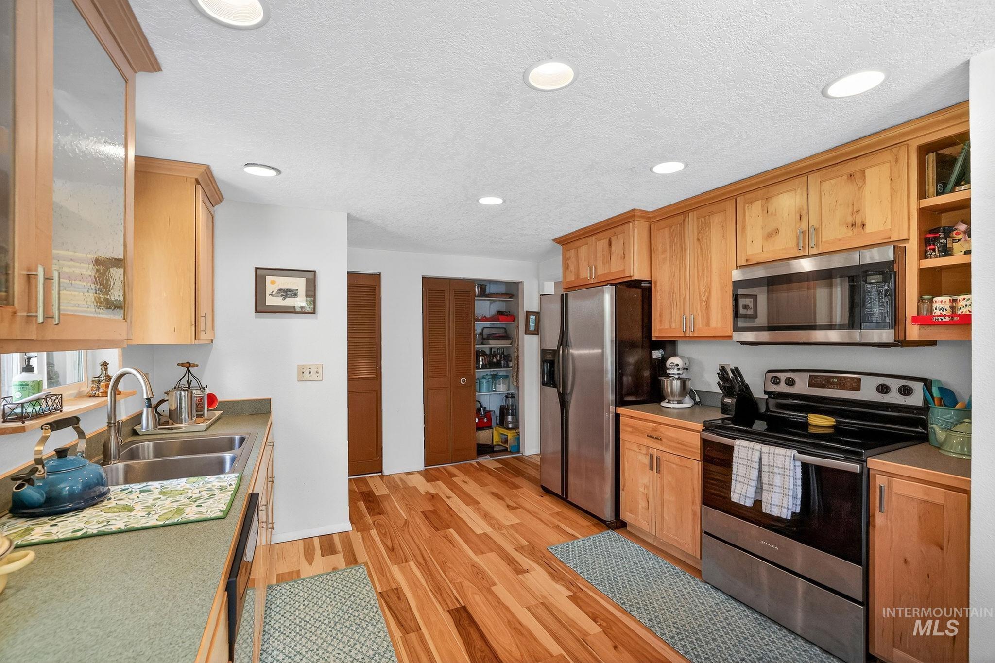 411 Rio Vista Blvd, McCall, Idaho 83638, 3 Bedrooms, 2 Bathrooms, Residential For Sale, Price $949,000, 98987143