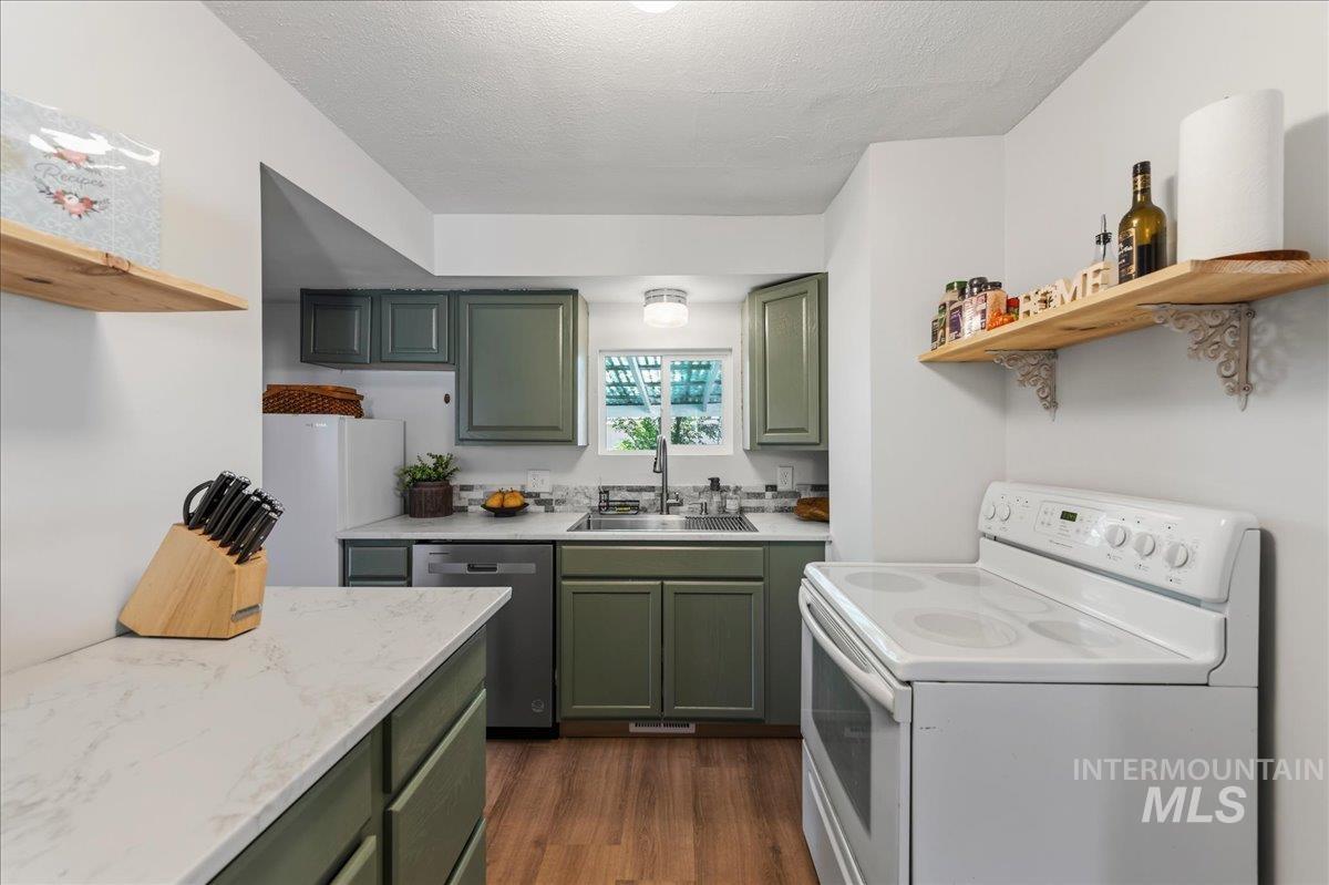 404 S Fern St., Nampa, Idaho 83686, 2 Bedrooms, 1 Bathroom, Residential For Sale, Price $300,000, 98987144