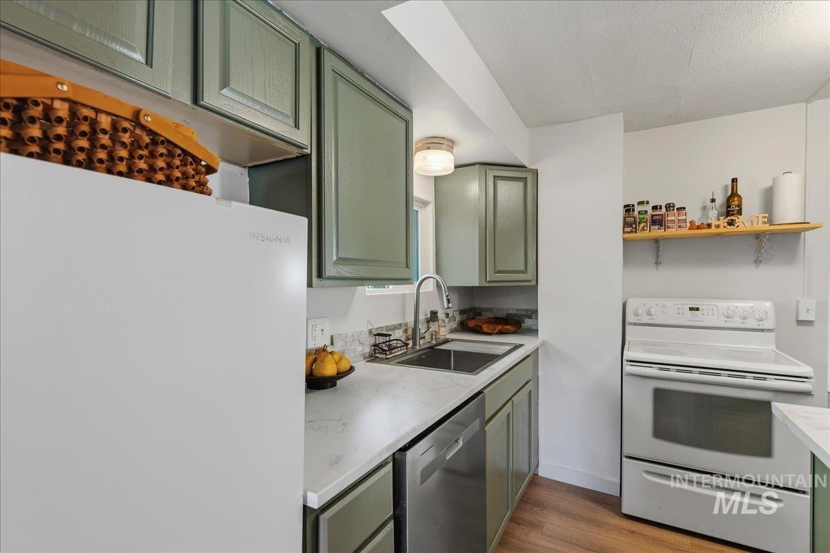404 S Fern St., Nampa, Idaho 83686, 2 Bedrooms, 1 Bathroom, Residential For Sale, Price $300,000, 98987144