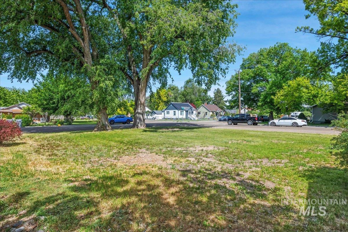 404 S Fern St., Nampa, Idaho 83686, 2 Bedrooms, 1 Bathroom, Residential For Sale, Price $300,000, 98987144