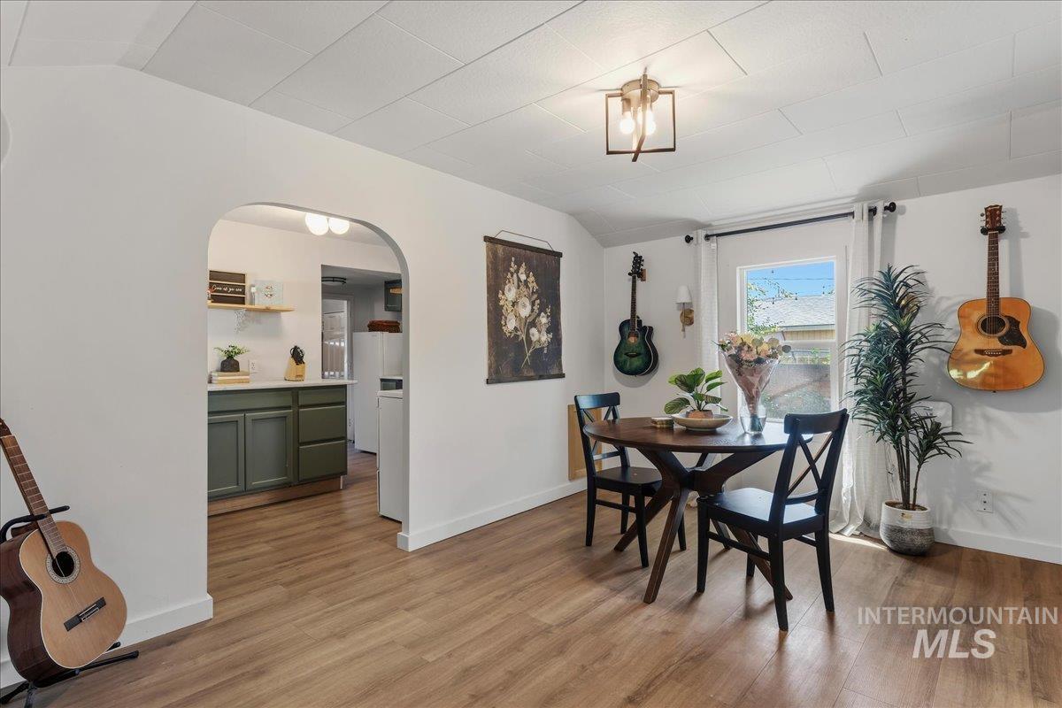 404 S Fern St., Nampa, Idaho 83686, 2 Bedrooms, 1 Bathroom, Residential For Sale, Price $300,000, 98987144