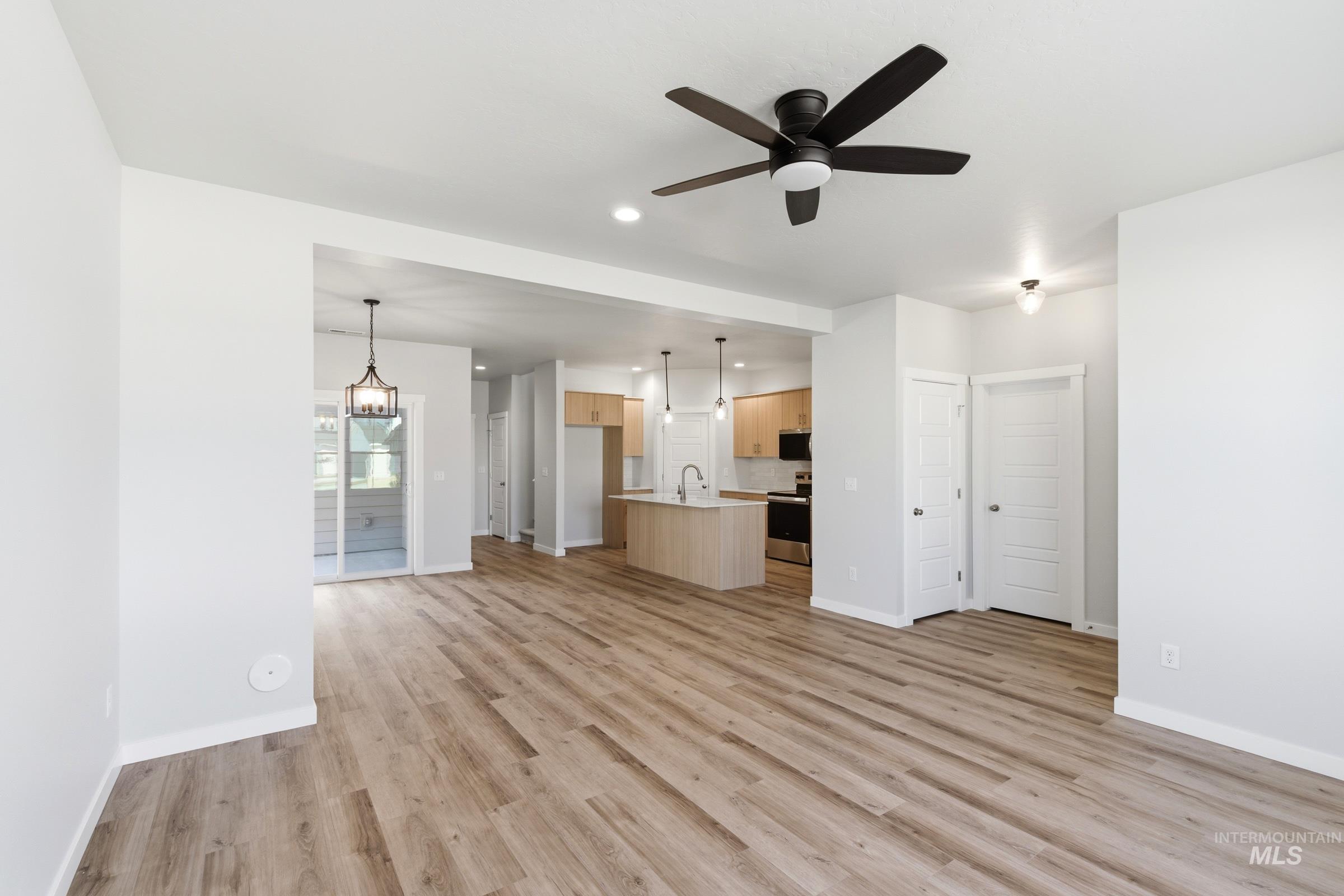 4254 N Camp Creek Ave, Meridian, Idaho 83646, 3 Bedrooms, 2.5 Bathrooms, Residential For Sale, Price $462,990, 98987152