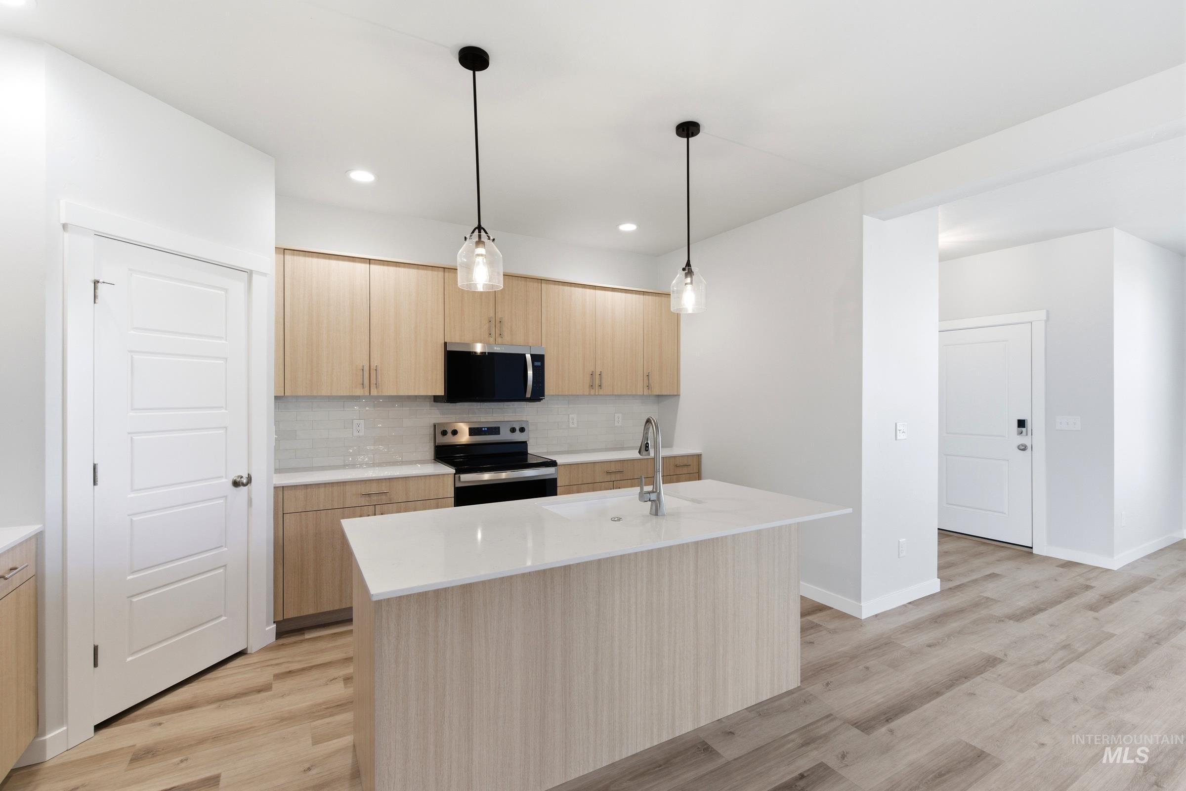 4254 N Camp Creek Ave, Meridian, Idaho 83646, 3 Bedrooms, 2.5 Bathrooms, Residential For Sale, Price $462,990, 98987152
