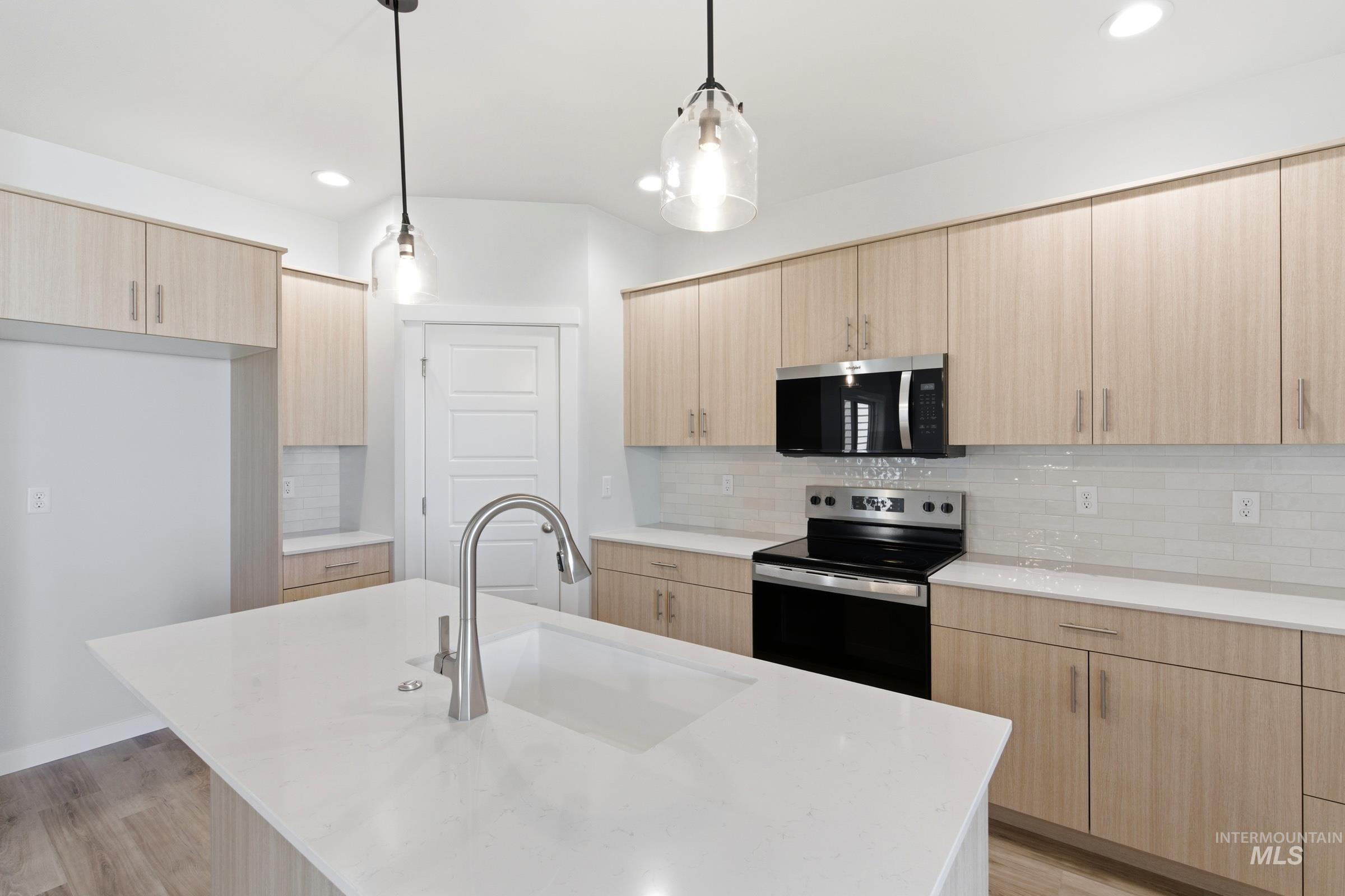 4254 N Camp Creek Ave, Meridian, Idaho 83646, 3 Bedrooms, 2.5 Bathrooms, Residential For Sale, Price $462,990, 98987152