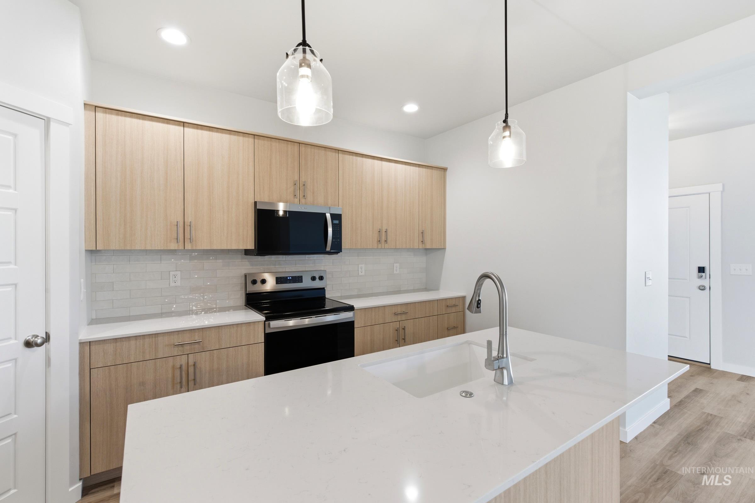 4254 N Camp Creek Ave, Meridian, Idaho 83646, 3 Bedrooms, 2.5 Bathrooms, Residential For Sale, Price $462,990, 98987152