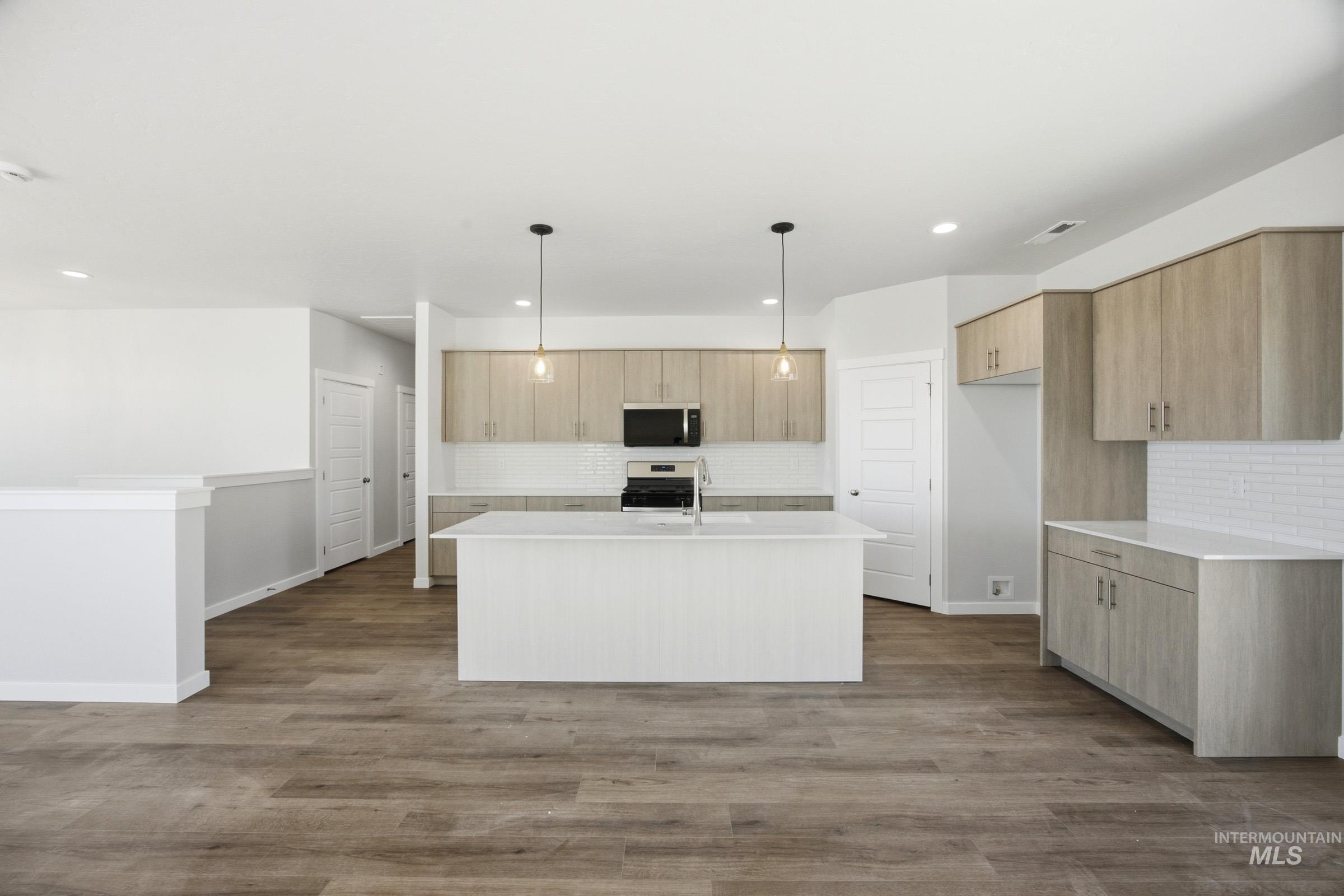 11846 W Snow Flower Dr, Star, Idaho 83669, 4 Bedrooms, 2 Bathrooms, Residential For Sale, Price $629,990, 98987154