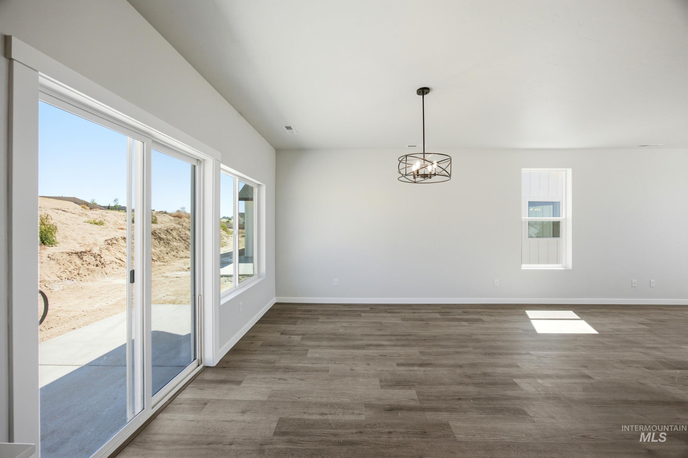 11846 W Snow Flower Dr, Star, Idaho 83669, 4 Bedrooms, 2 Bathrooms, Residential For Sale, Price $629,990, 98987154