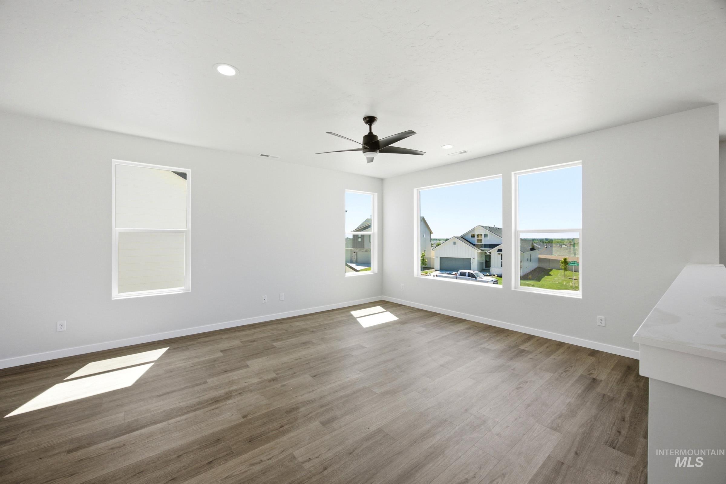 11846 W Snow Flower Dr, Star, Idaho 83669, 4 Bedrooms, 2 Bathrooms, Residential For Sale, Price $629,990, 98987154