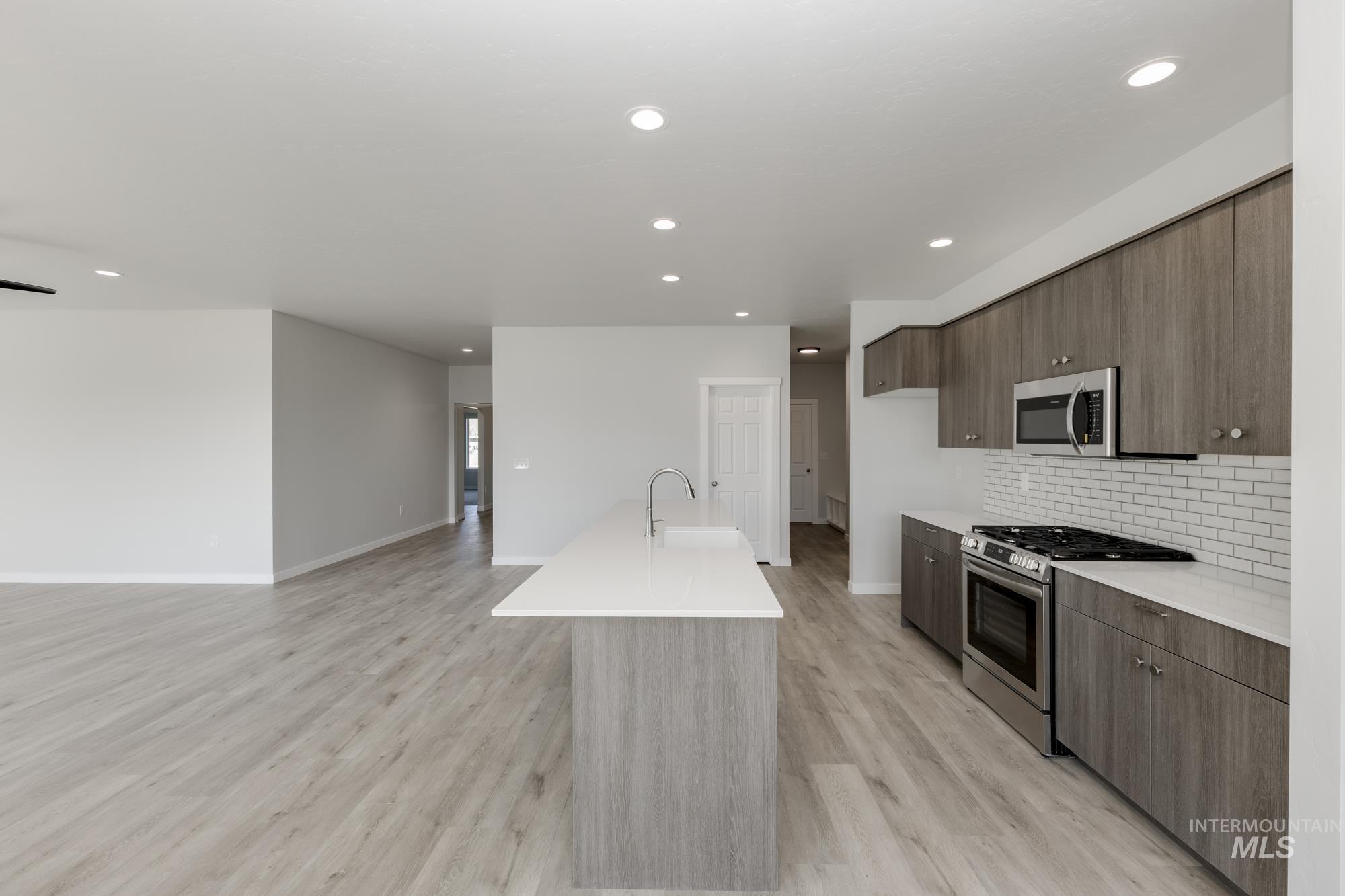 8286 E Cool River Lp, Nampa, Idaho 83687, 4 Bedrooms, 2 Bathrooms, Residential For Sale, Price $544,990, 98987156