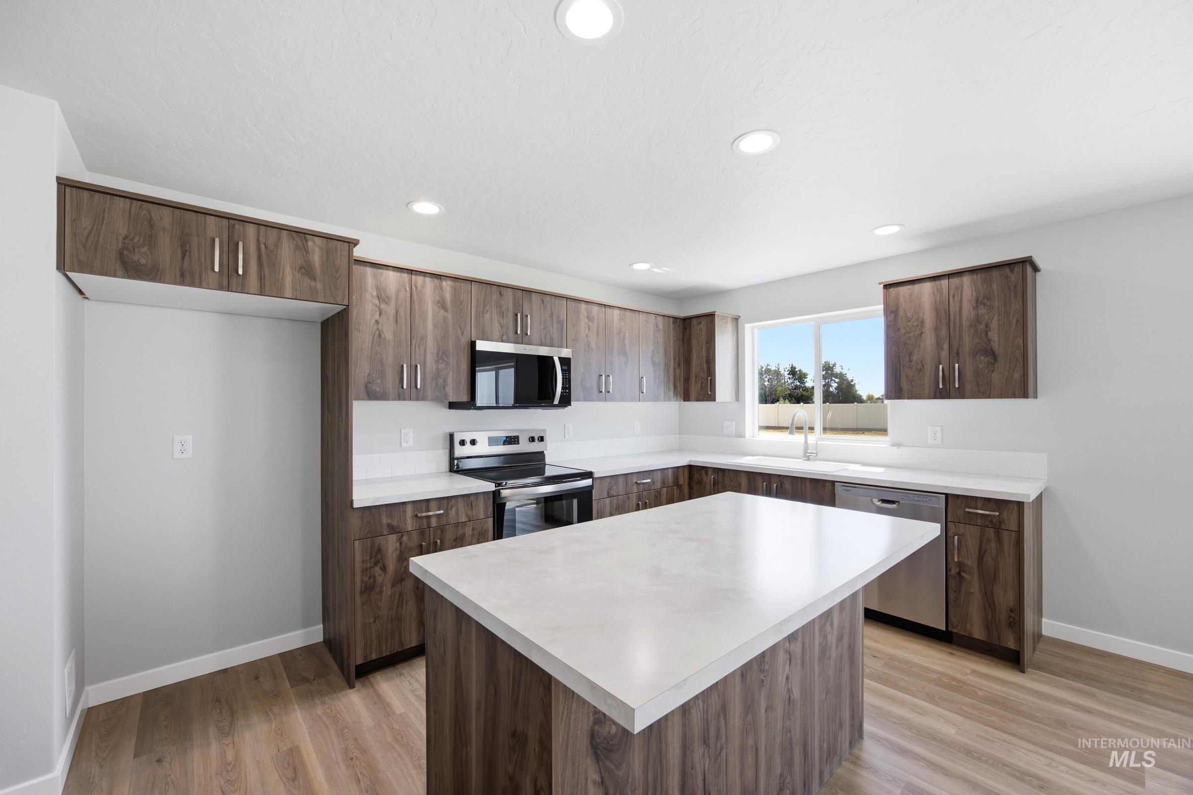 7139 E Marble Springs Dr, Nampa, Idaho 83687, 4 Bedrooms, 2.5 Bathrooms, Residential For Sale, Price $544,990, 98987160