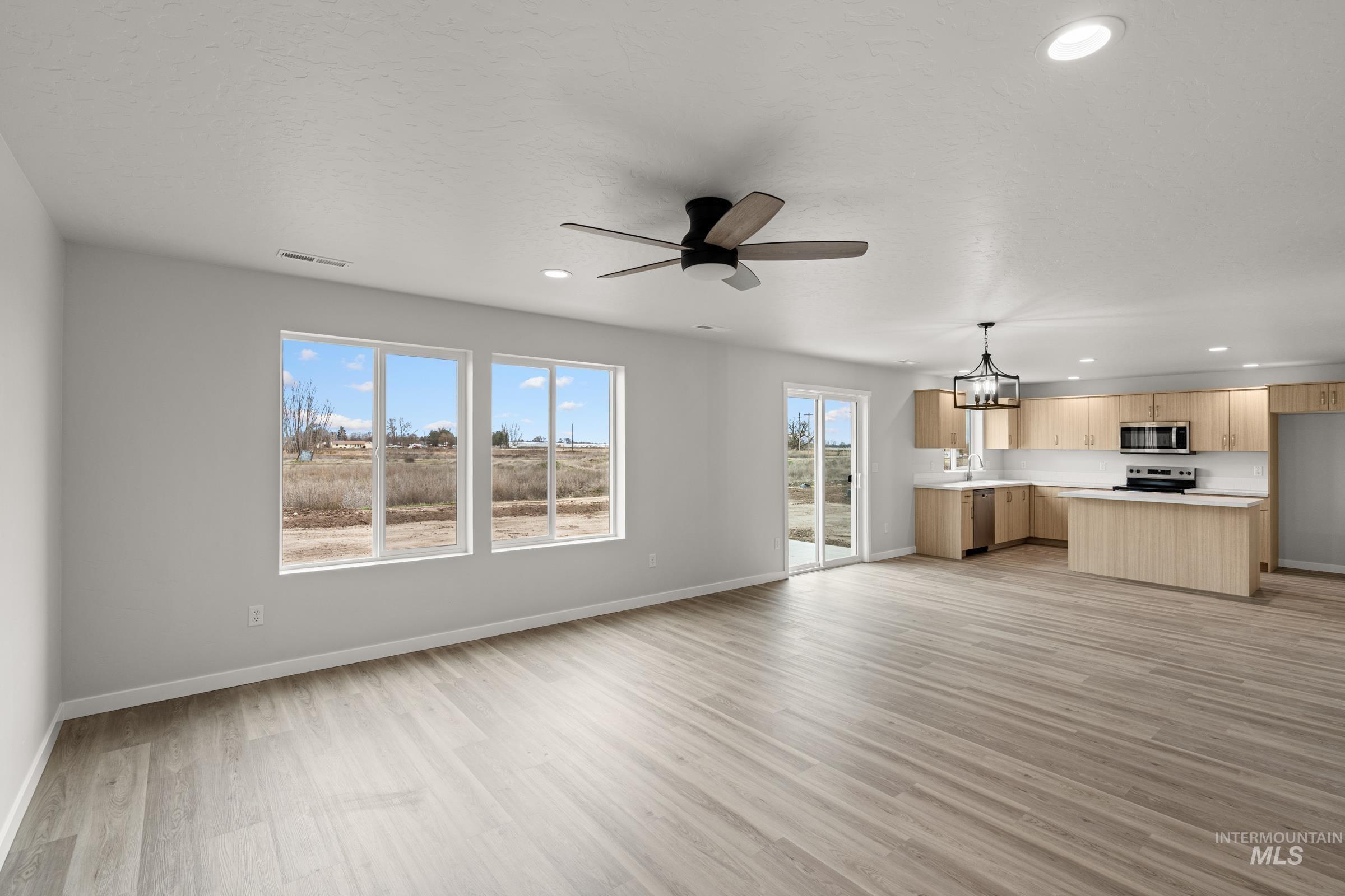 7139 E Marble Springs Dr, Nampa, Idaho 83687, 4 Bedrooms, 2.5 Bathrooms, Residential For Sale, Price $544,990, 98987160
