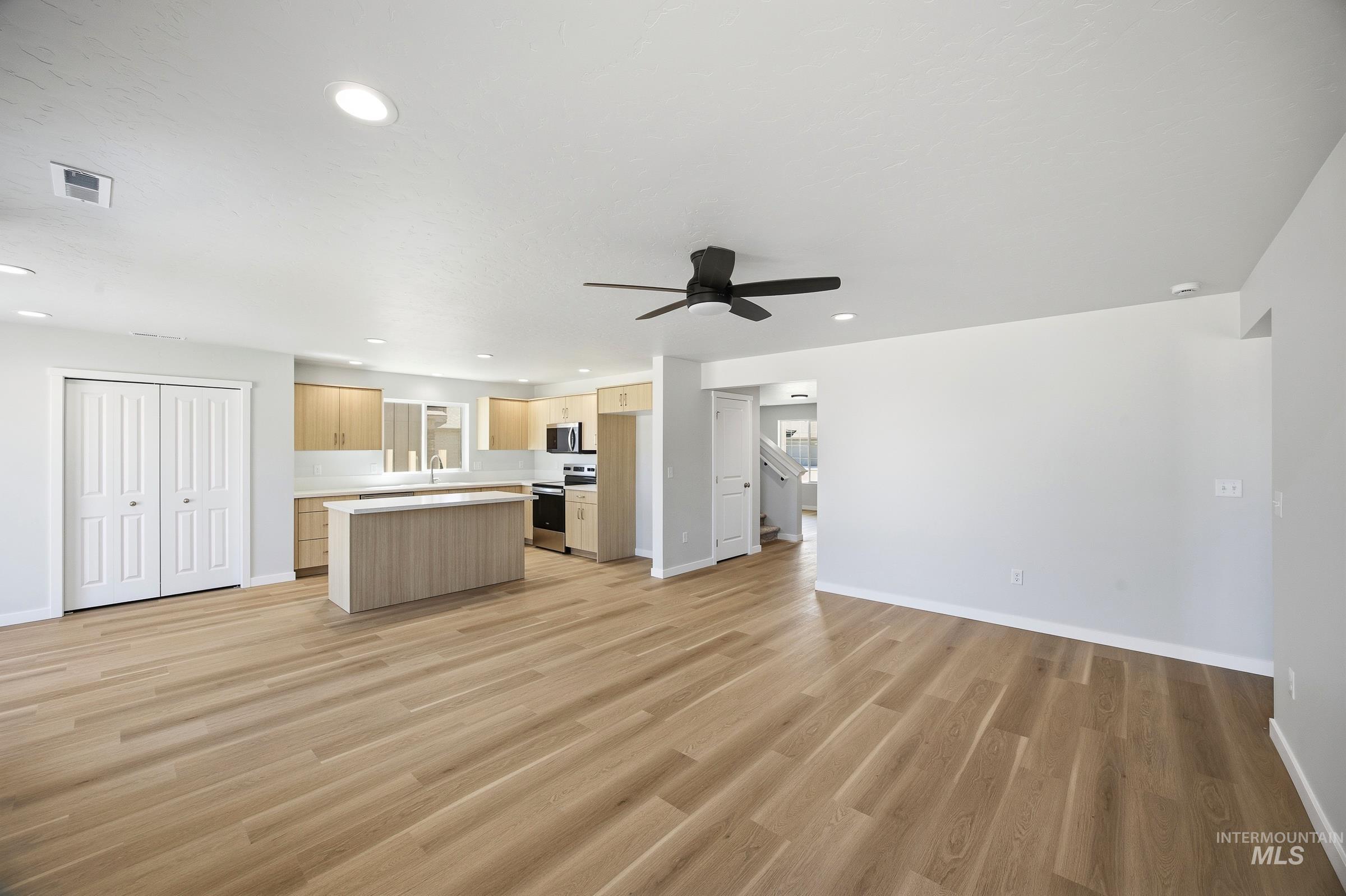 504 Waverly Ave, Middleton, Idaho 83644, 5 Bedrooms, 3 Bathrooms, Residential For Sale, Price $497,990,MLS 98987166
