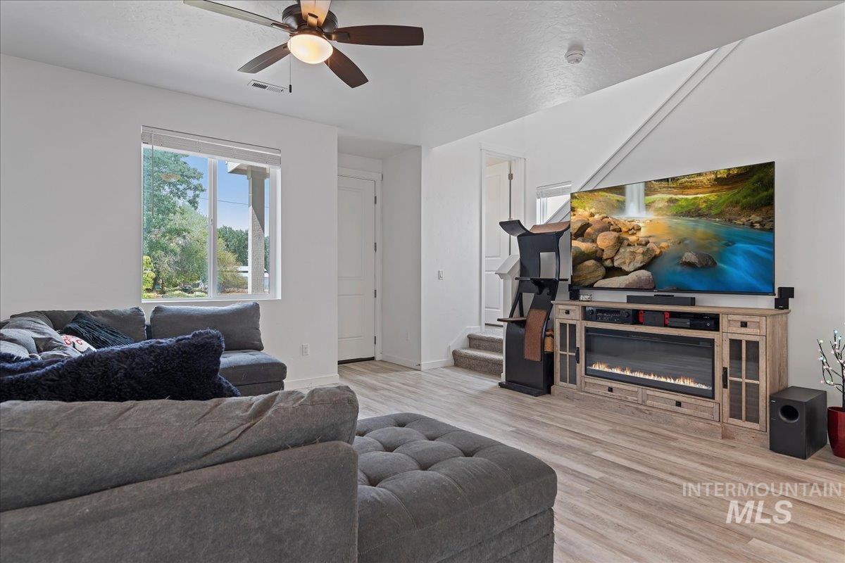313 N Stone Canyon, Star, Idaho 83669, 3 Bedrooms, 2.5 Bathrooms, Residential For Sale, Price $365,000, 98987171