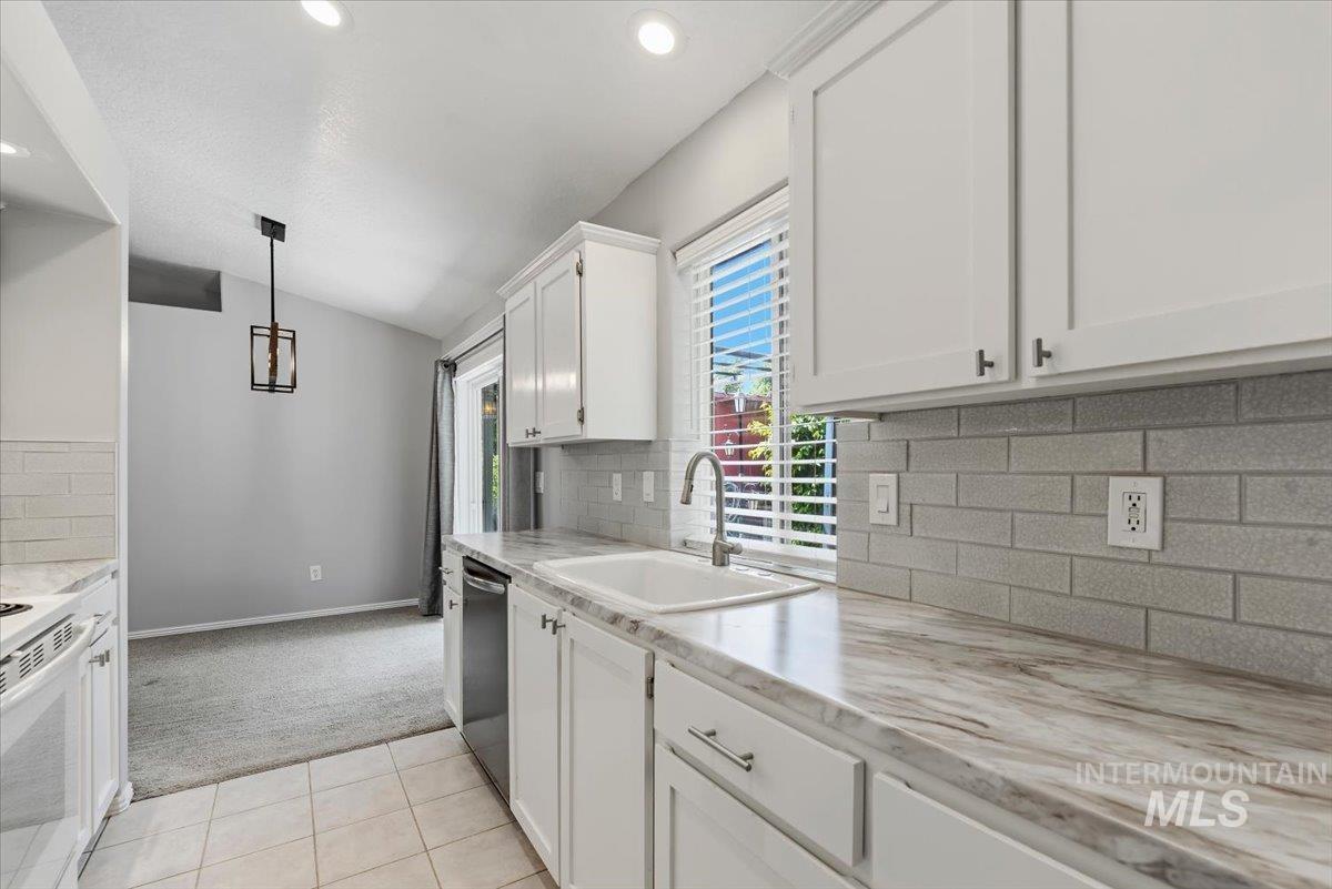329 Palace Way, Nampa, Idaho 83687, 3 Bedrooms, 1 Bathroom, Residential For Sale, Price $358,000, 98987173