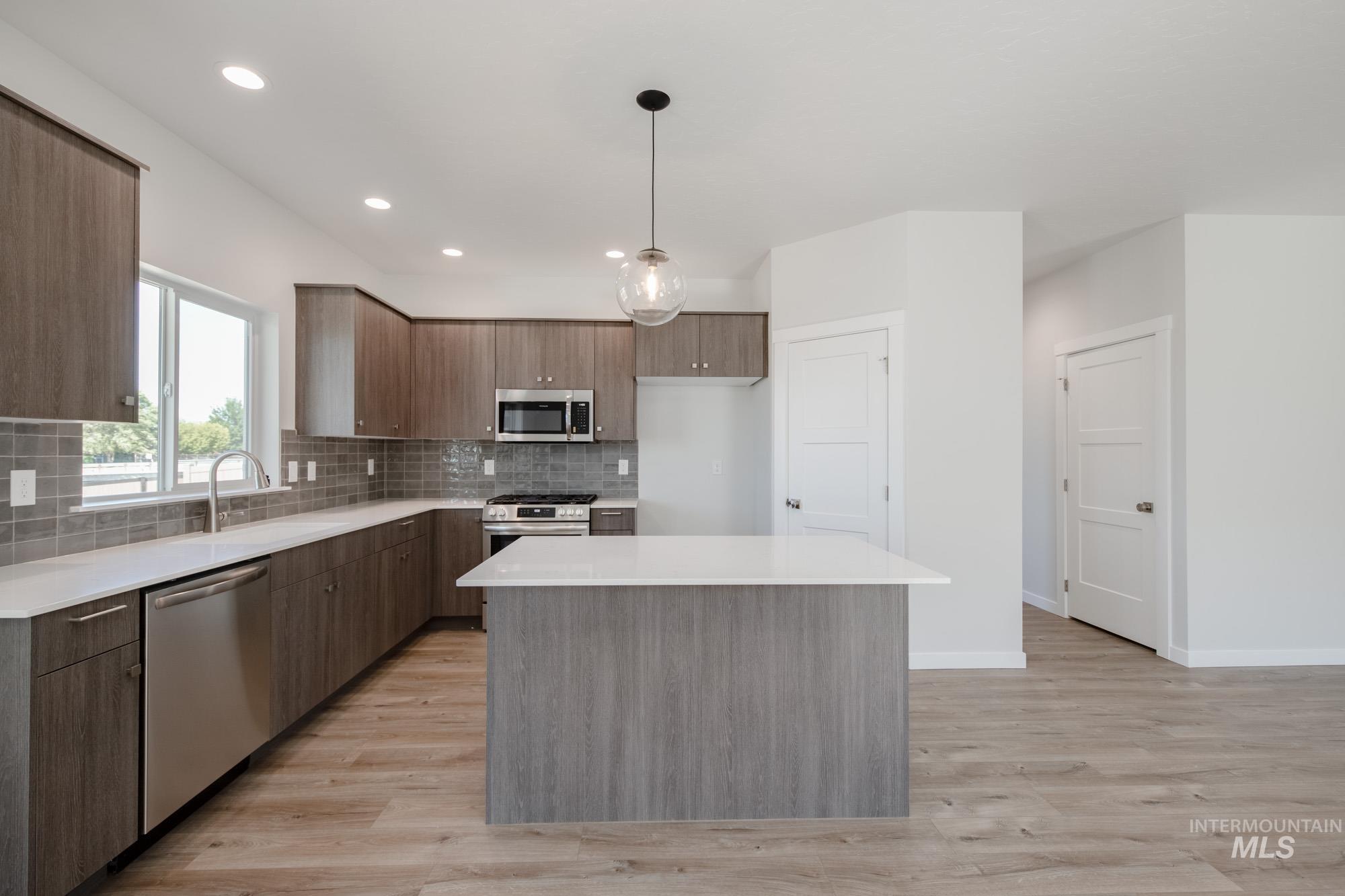 2055 S Border Way, Meridian, Idaho 83642, 4 Bedrooms, 2 Bathrooms, Residential For Sale, Price $549,990, 98987176