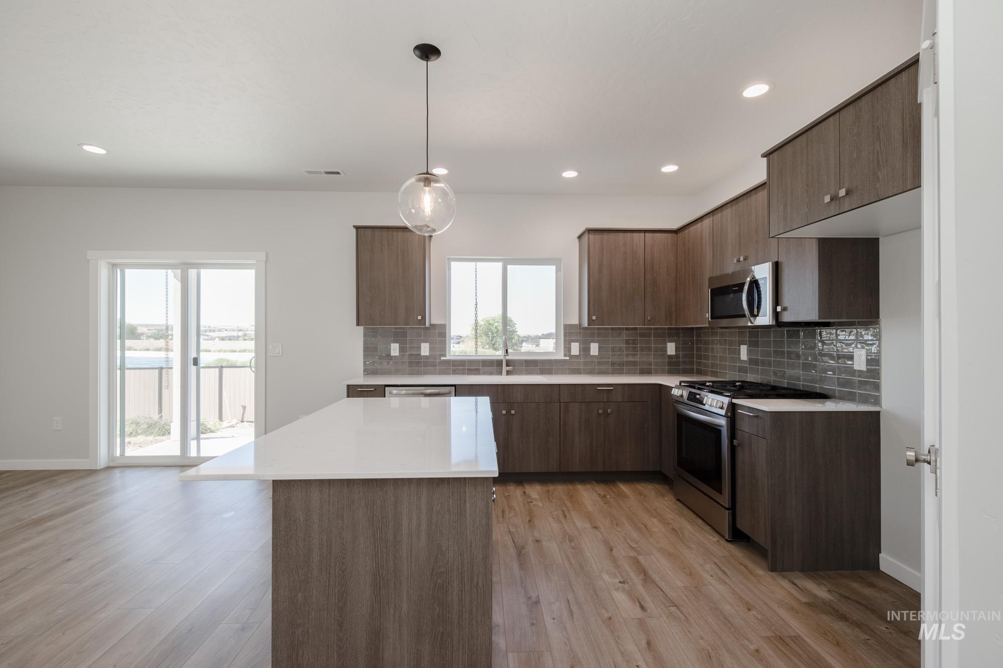 2055 S Border Way, Meridian, Idaho 83642, 4 Bedrooms, 2 Bathrooms, Residential For Sale, Price $549,990, 98987176