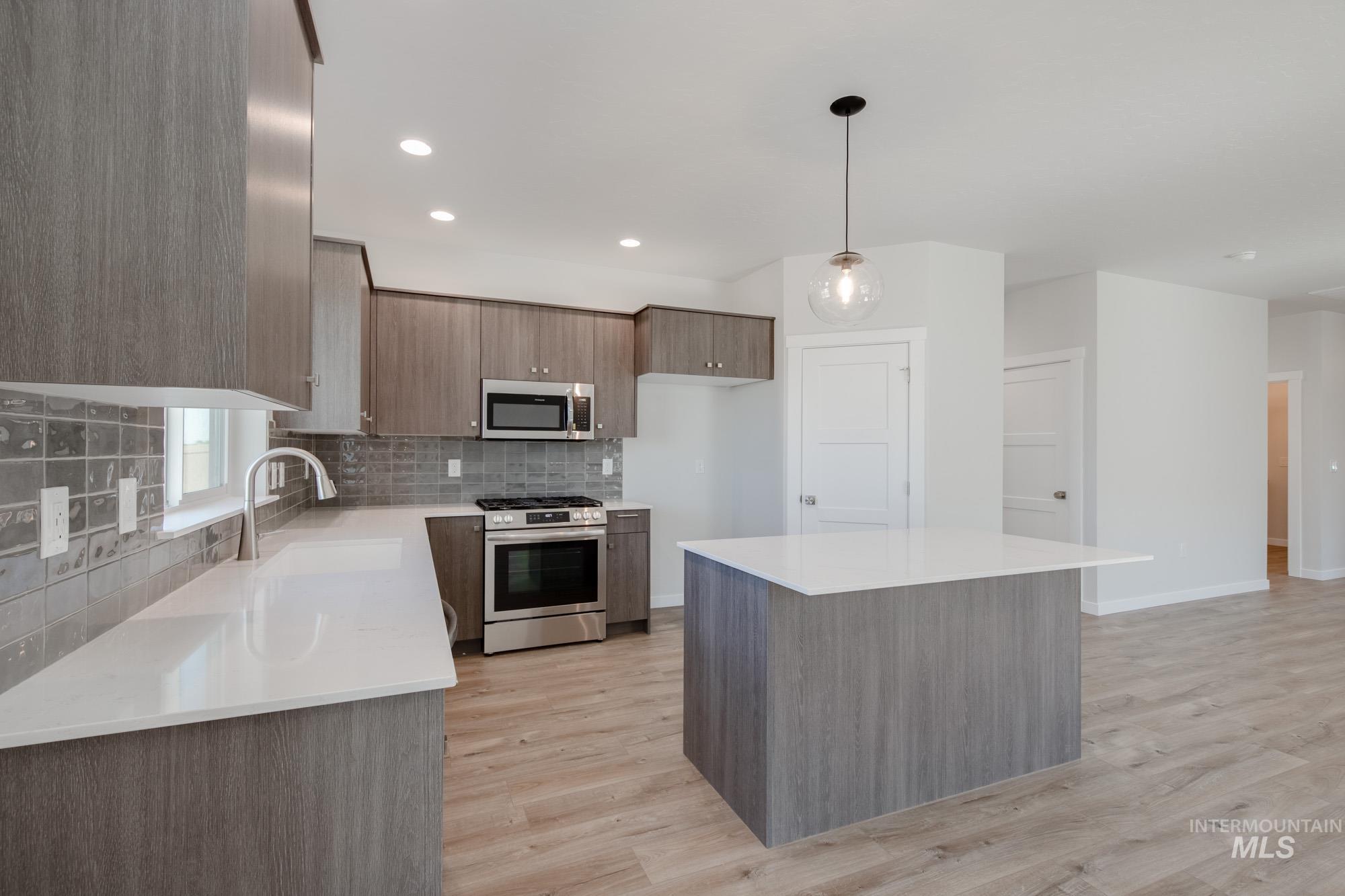 2055 S Border Way, Meridian, Idaho 83642, 4 Bedrooms, 2 Bathrooms, Residential For Sale, Price $549,990, 98987176