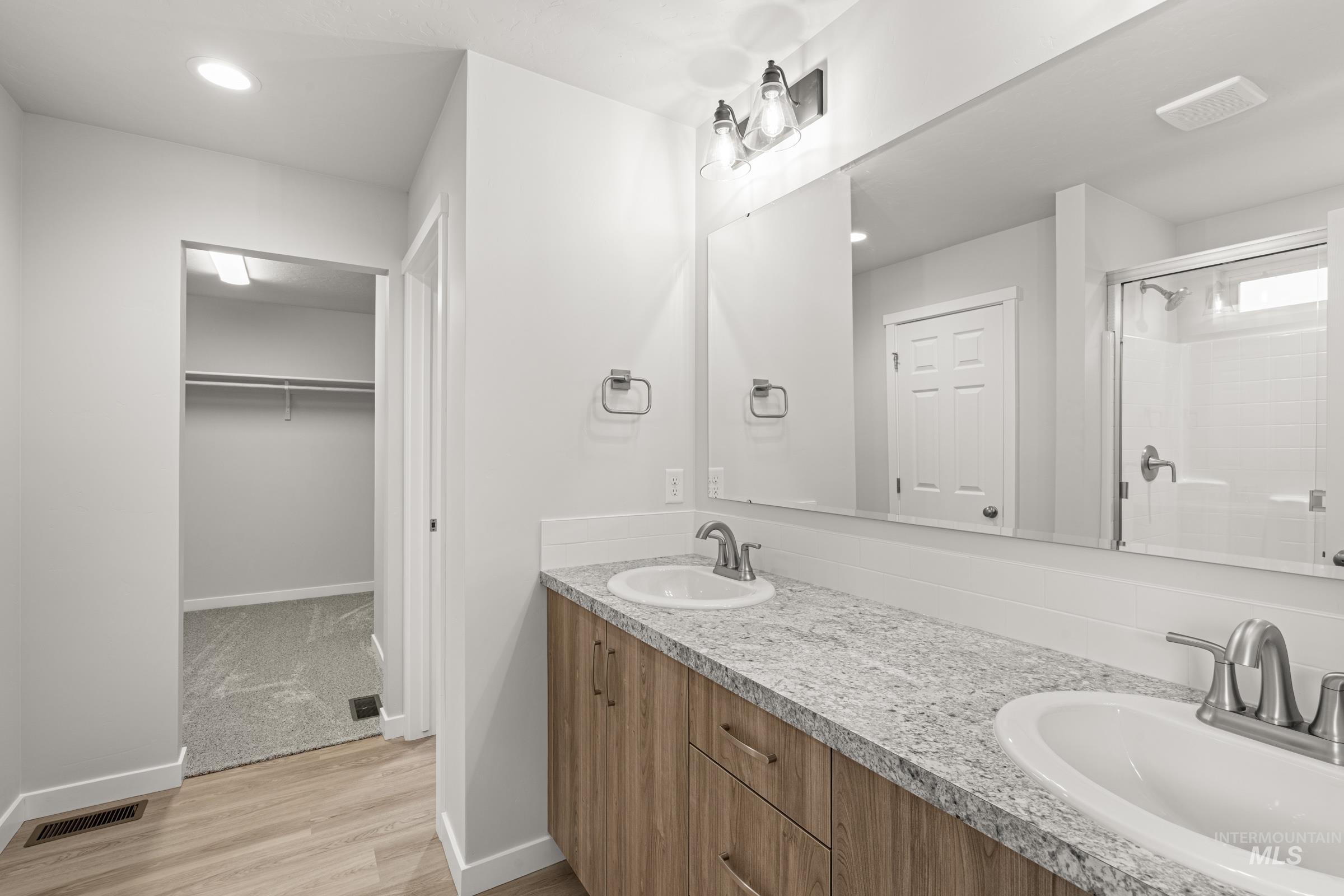 13693 Redway Ct, Caldwell, Idaho 83607, 5 Bedrooms, 3 Bathrooms, Residential For Sale, Price $484,990, 98987178