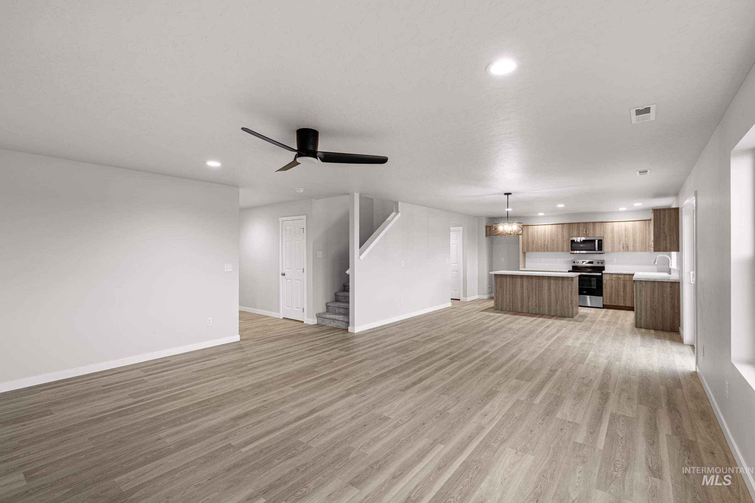 13693 Redway Ct, Caldwell, Idaho 83607, 5 Bedrooms, 3 Bathrooms, Residential For Sale, Price $484,990, 98987178