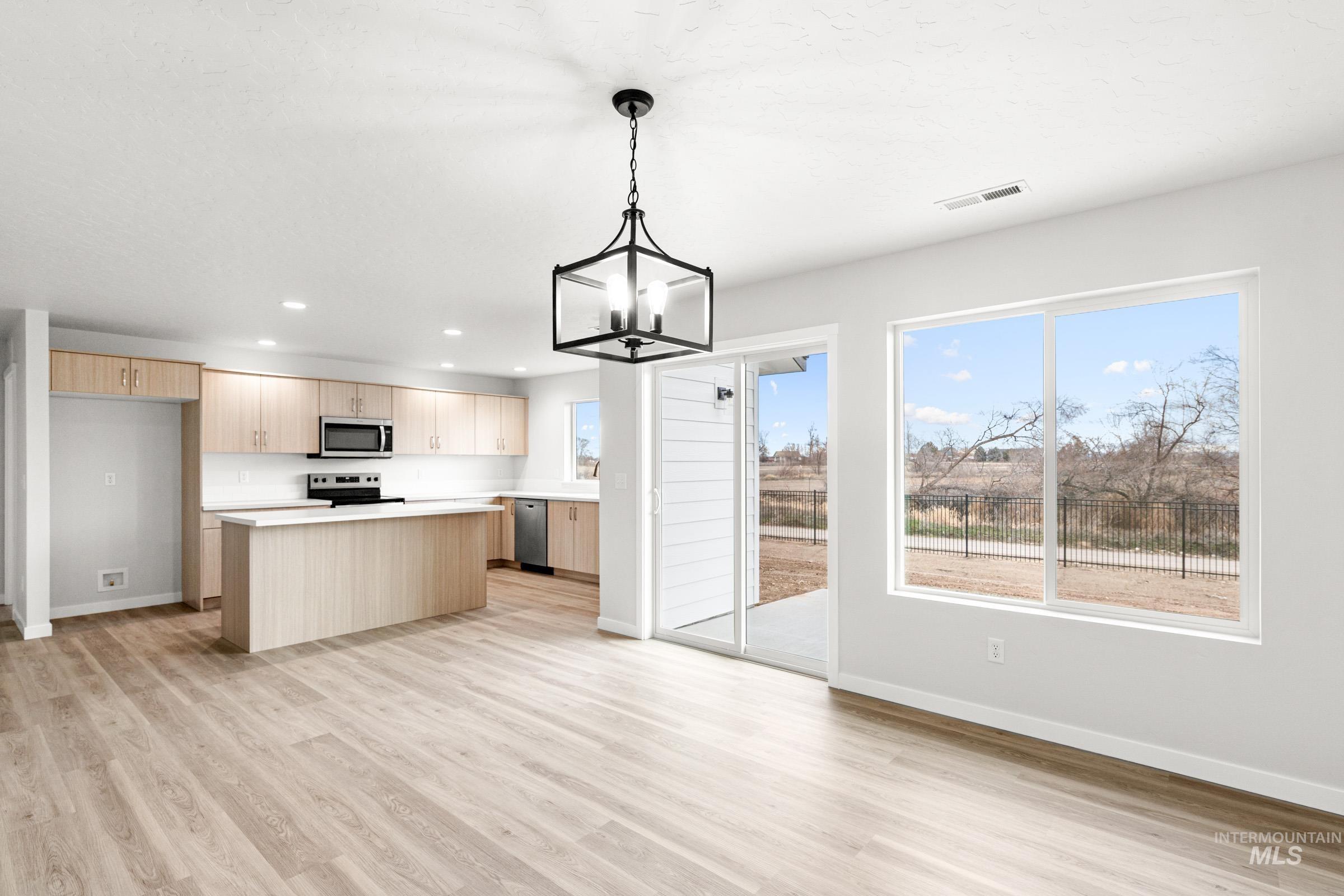 13677 Redway Ct, Caldwell, Idaho 83607, 5 Bedrooms, 2.5 Bathrooms, Residential For Sale, Price $499,990, 98987179