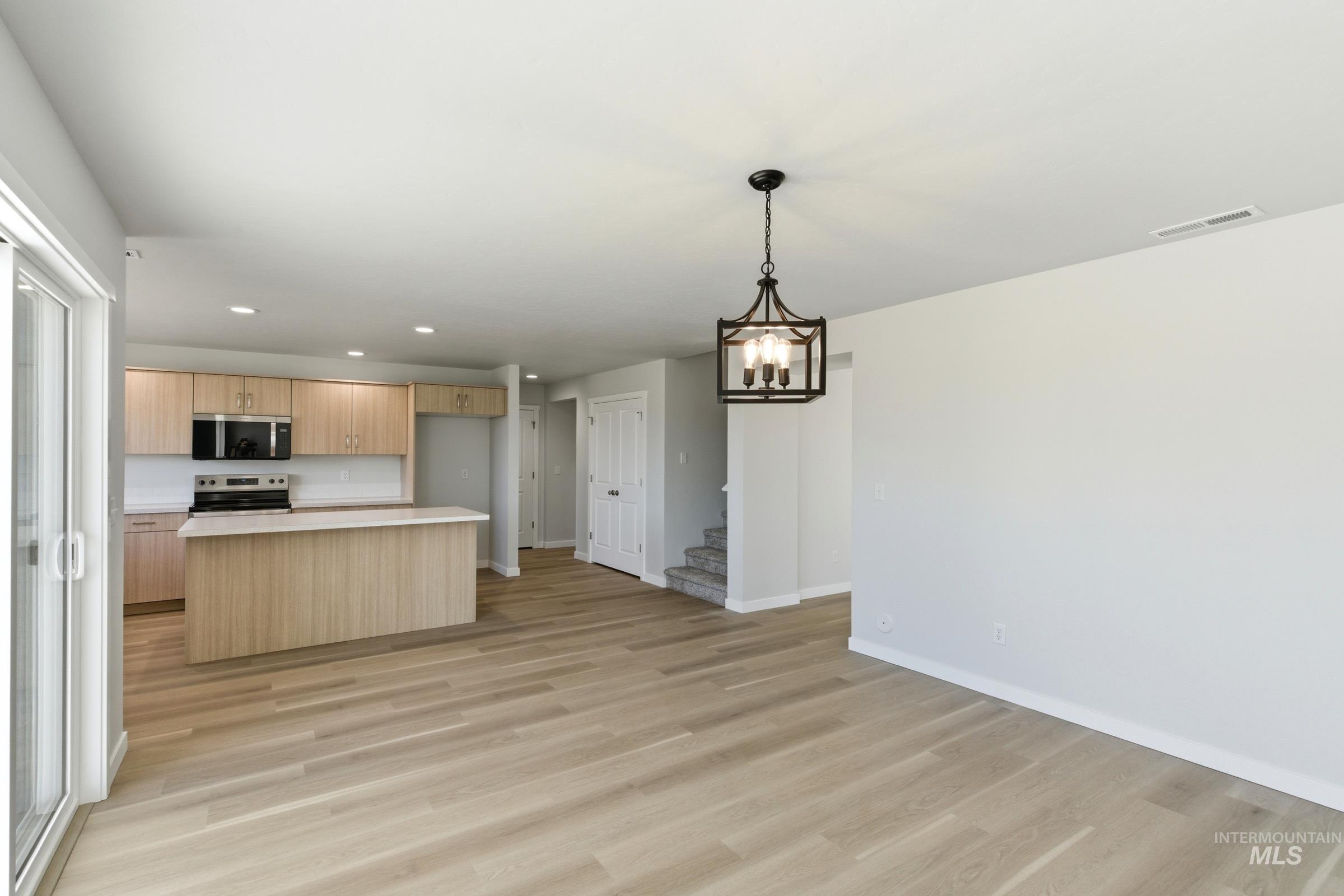 13677 Redway Ct, Caldwell, Idaho 83607, 5 Bedrooms, 2.5 Bathrooms, Residential For Sale, Price $499,990, 98987179