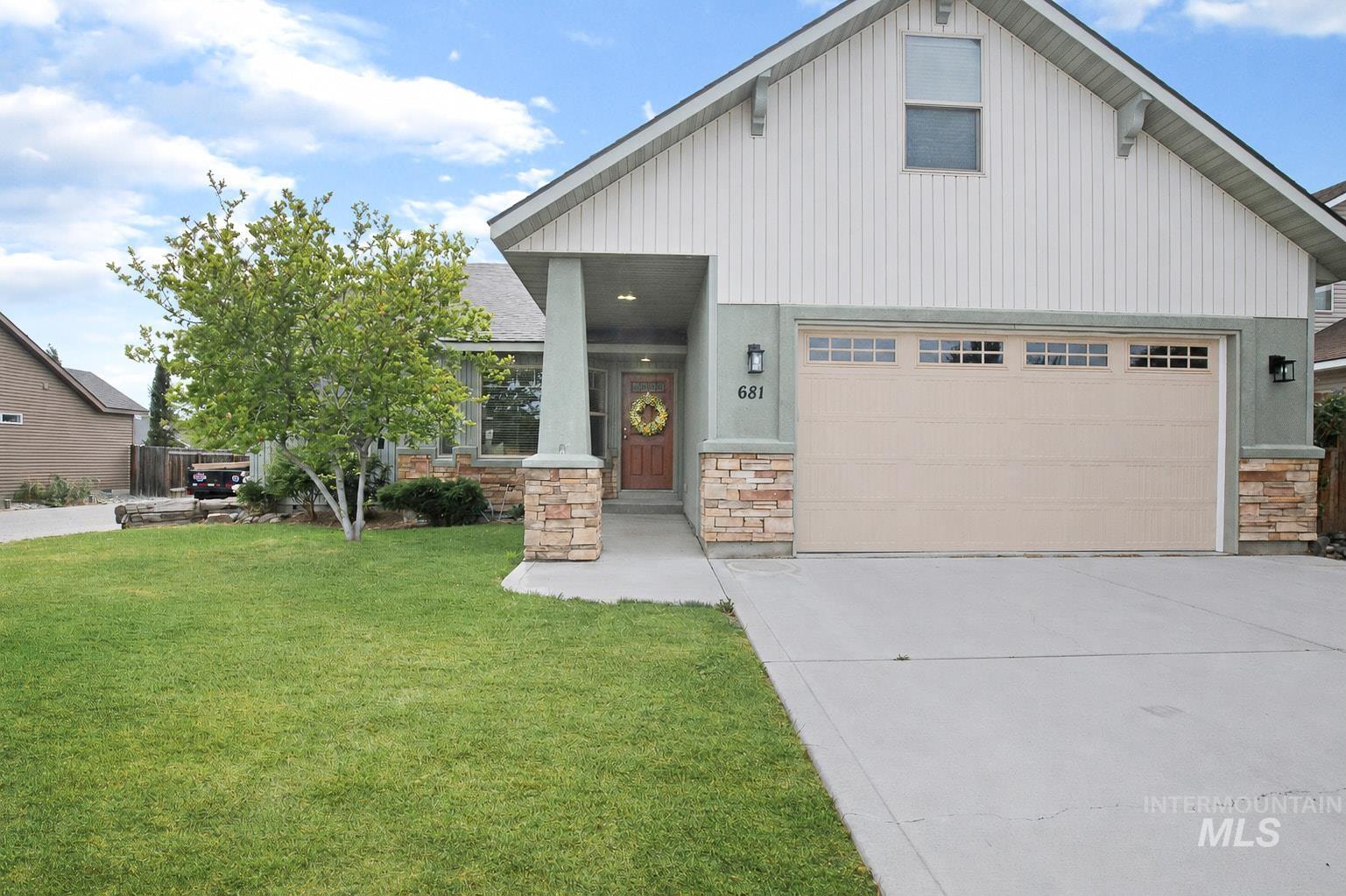 681 Creekside Way, Twin Falls, Idaho 83301, 4 Bedrooms, 2.5 Bathrooms, Residential For Sale, Price $424,900, 98987181