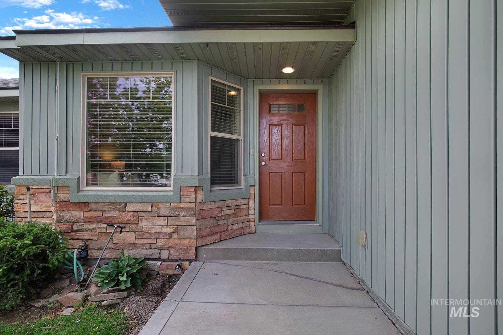 681 Creekside Way, Twin Falls, Idaho 83301, 4 Bedrooms, 2.5 Bathrooms, Residential For Sale, Price $424,900, 98987181