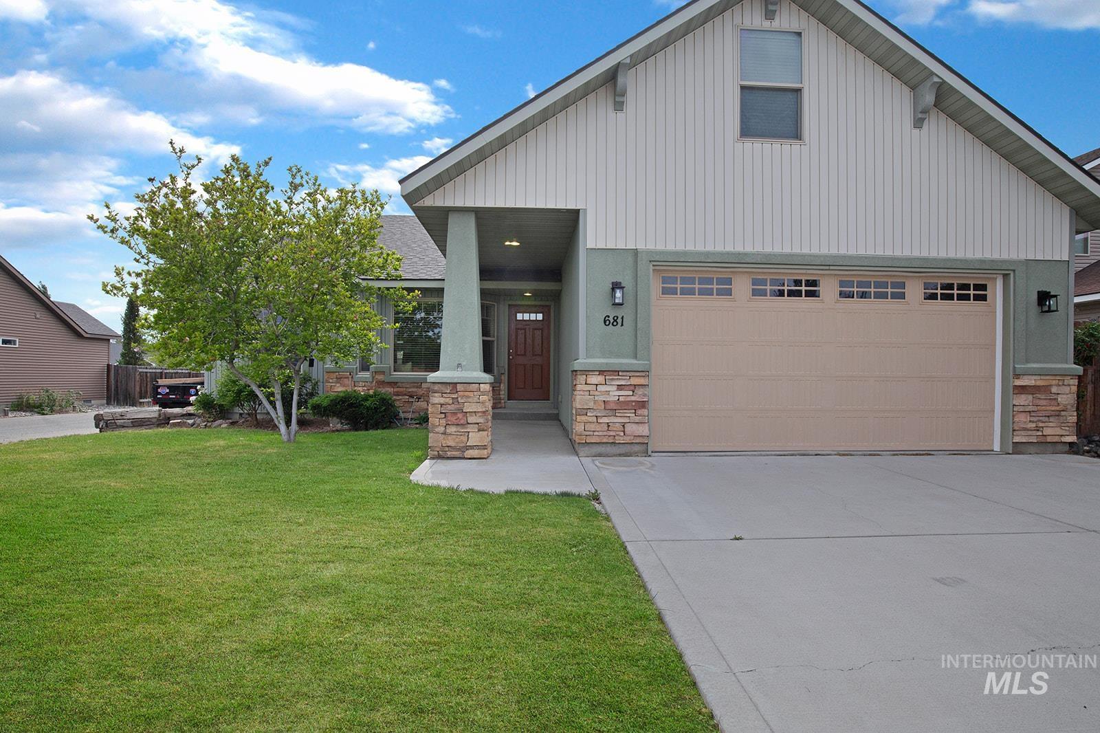 681 Creekside Way, Twin Falls, Idaho 83301, 4 Bedrooms, 2.5 Bathrooms, Residential For Sale, Price $424,900, 98987181