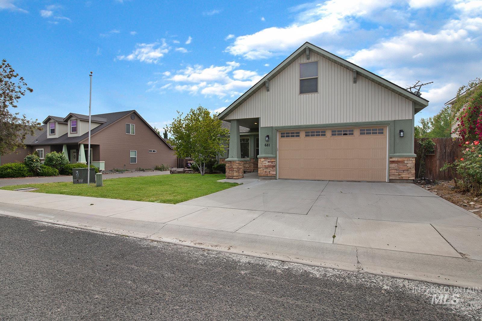 681 Creekside Way, Twin Falls, Idaho 83301, 4 Bedrooms, 2.5 Bathrooms, Residential For Sale, Price $424,900, 98987181
