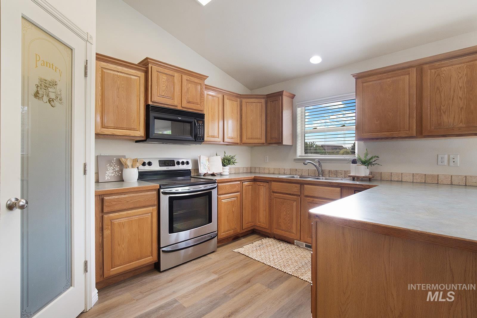 681 Creekside Way, Twin Falls, Idaho 83301, 4 Bedrooms, 2.5 Bathrooms, Residential For Sale, Price $424,900, 98987181