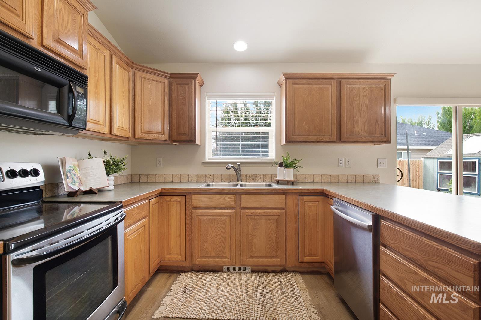 681 Creekside Way, Twin Falls, Idaho 83301, 4 Bedrooms, 2.5 Bathrooms, Residential For Sale, Price $424,900, 98987181