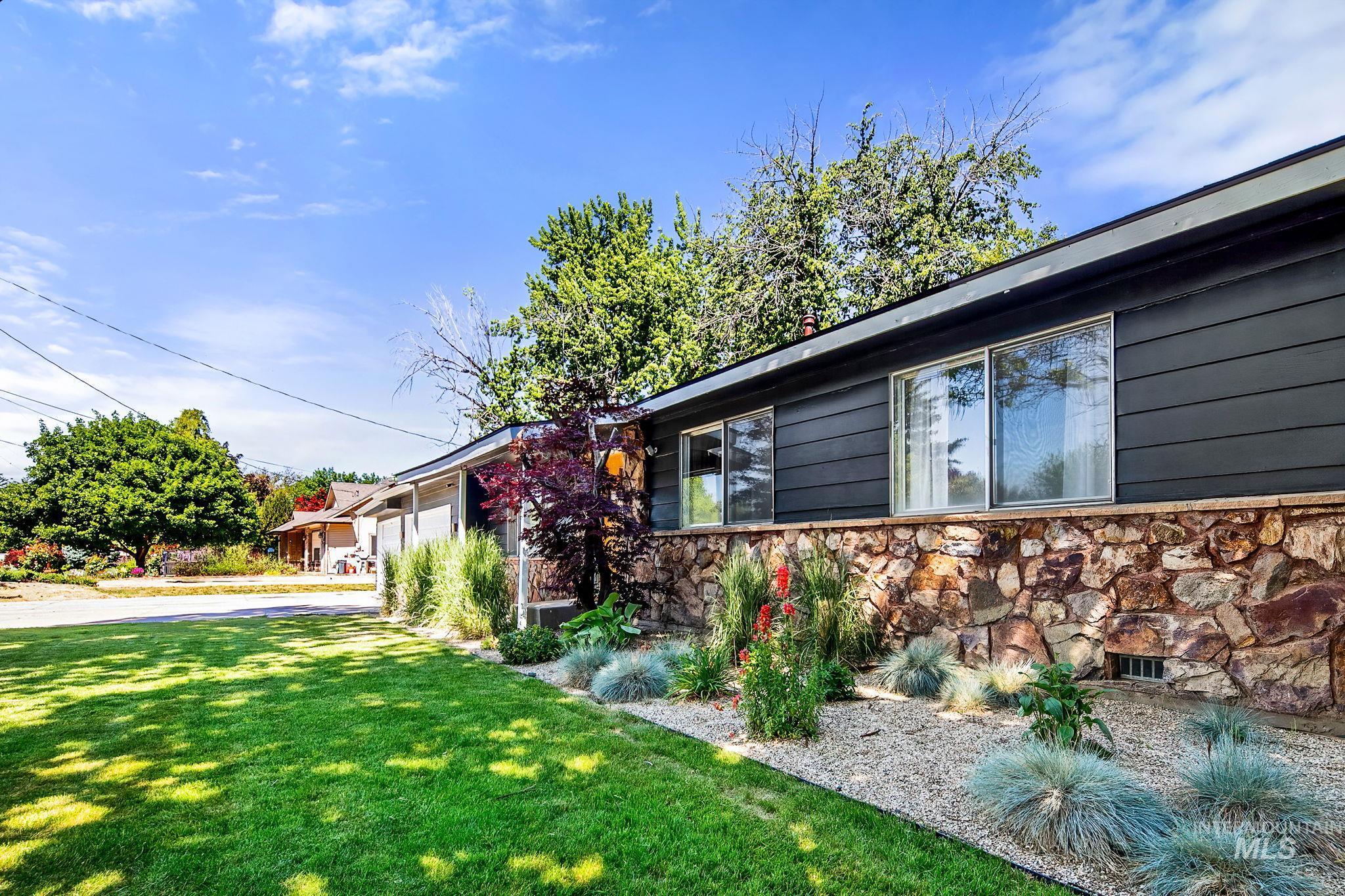 7720 W Preece Dr, Boise, Idaho 83704, 3 Bedrooms, 2 Bathrooms, Residential For Sale, Price $499,000, 98987182