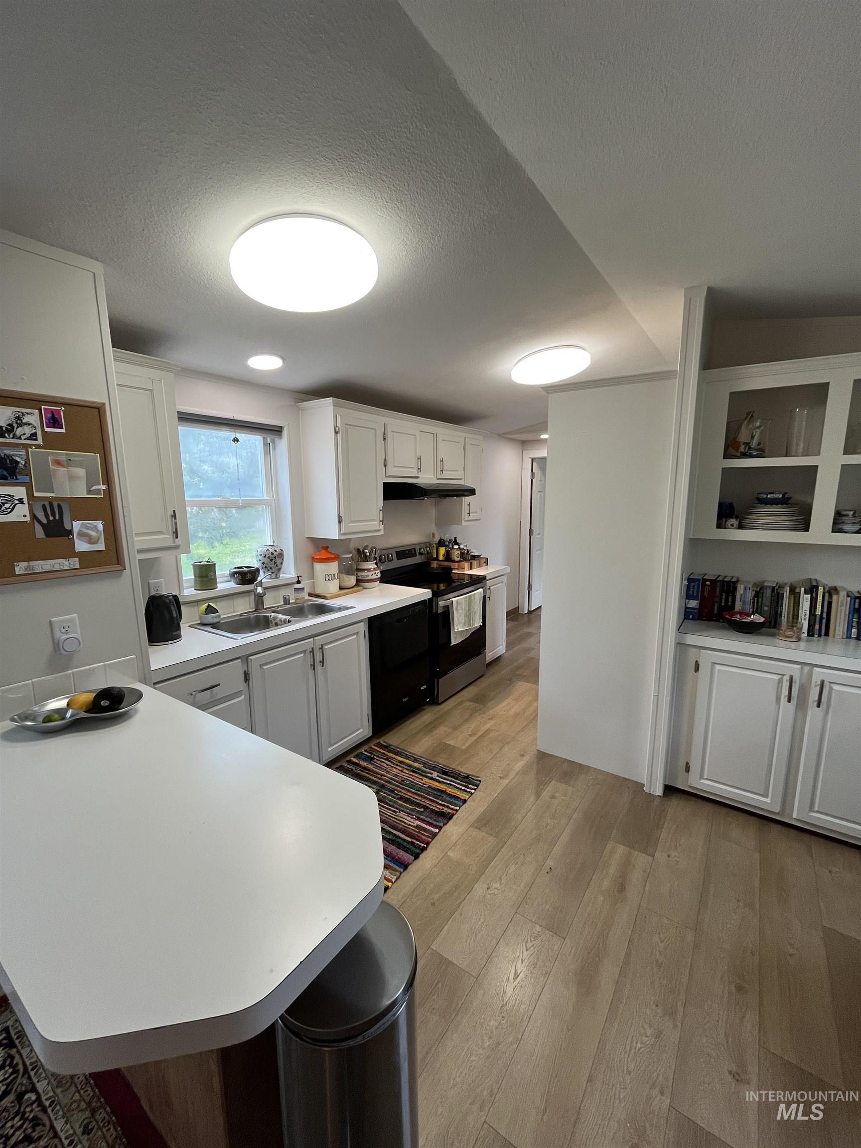 411 N Almon, Moscow, Idaho 83843, 2 Bedrooms, 2 Bathrooms, Residential For Sale, Price $73,500, 98987185