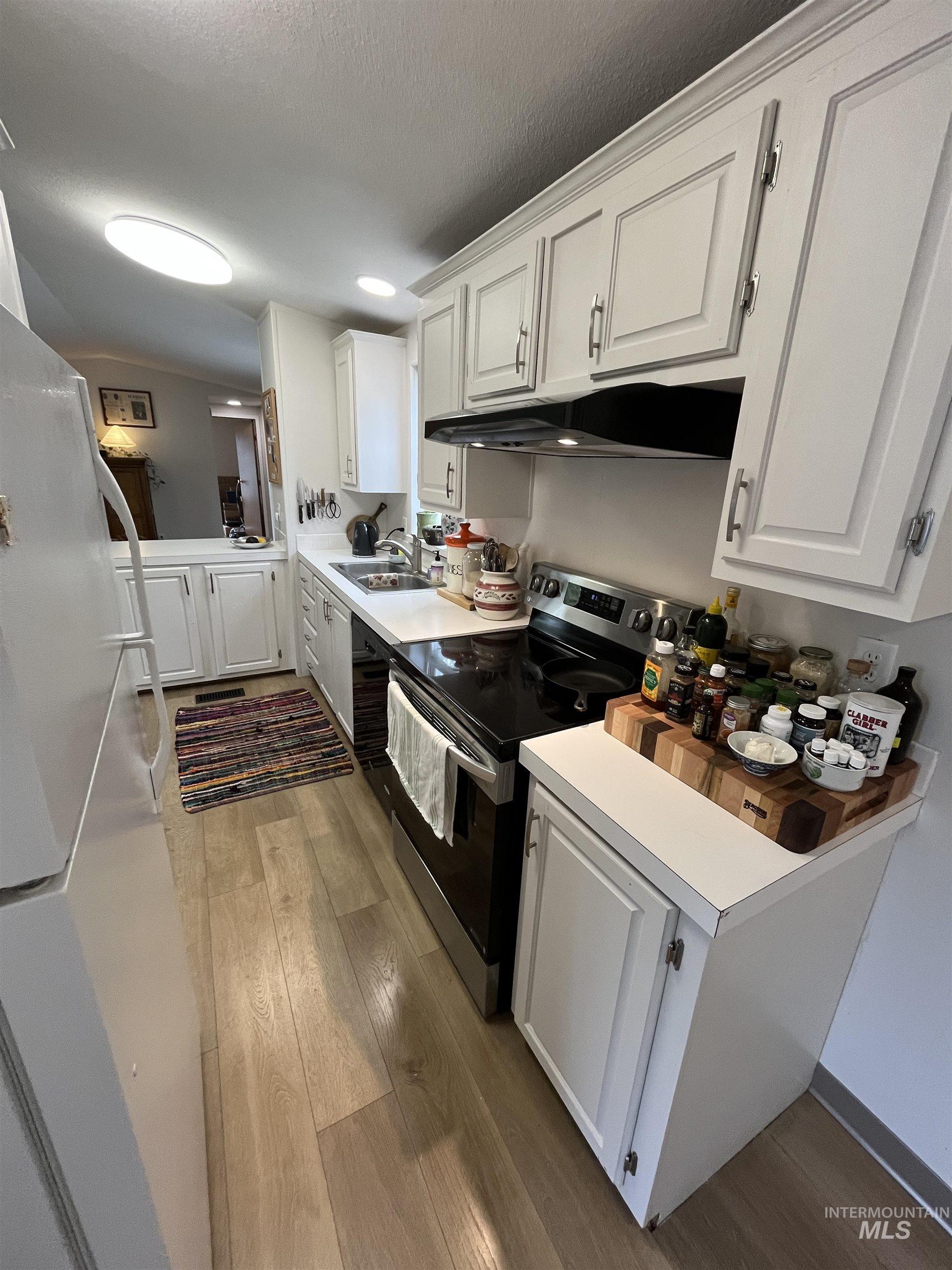 411 N Almon, Moscow, Idaho 83843, 2 Bedrooms, 2 Bathrooms, Residential For Sale, Price $73,500, 98987185