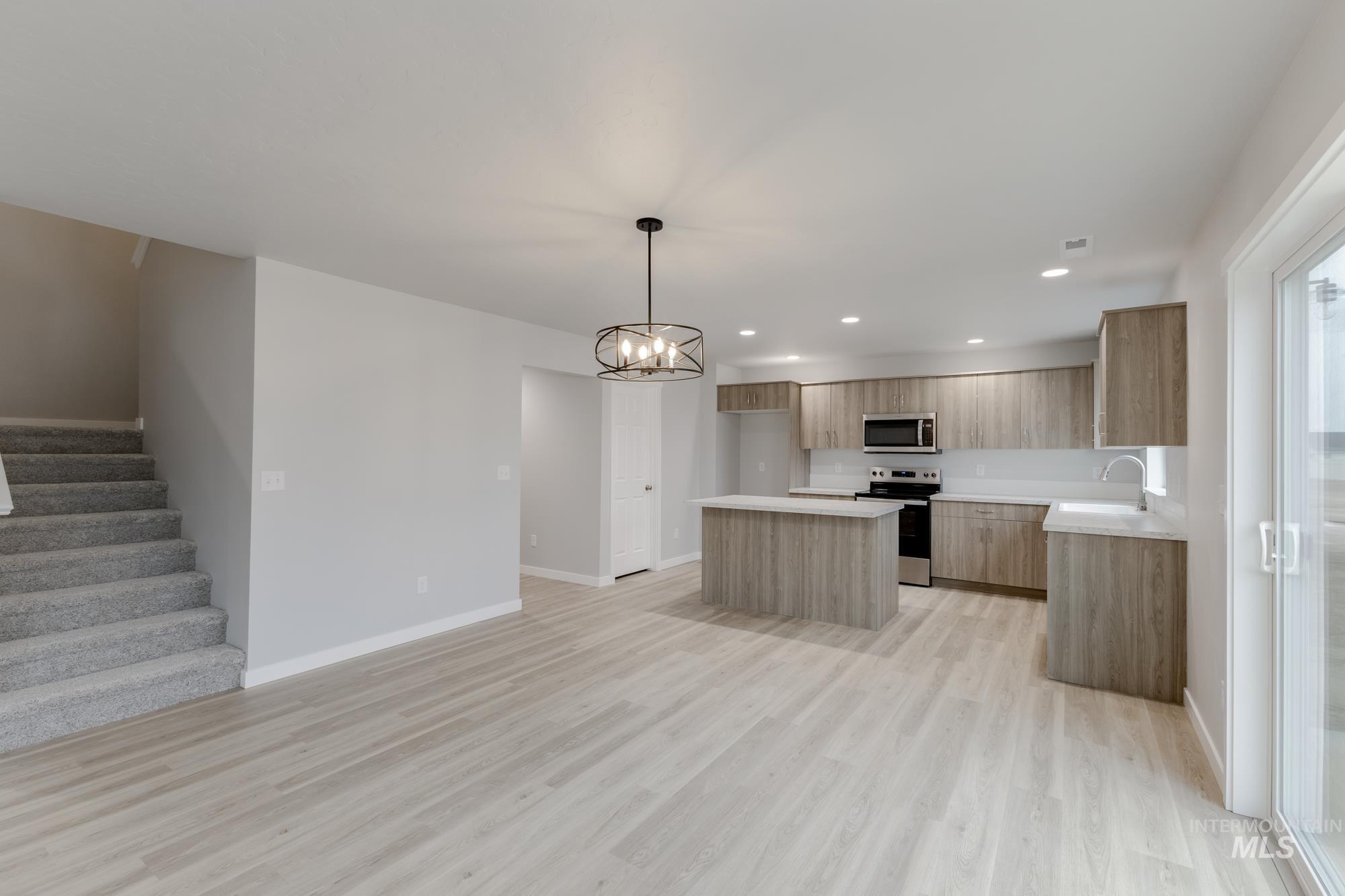 3660 E Jamestown Dr, Nampa, Idaho 83686, 4 Bedrooms, 2.5 Bathrooms, Residential For Sale, Price $474,990, 98987188