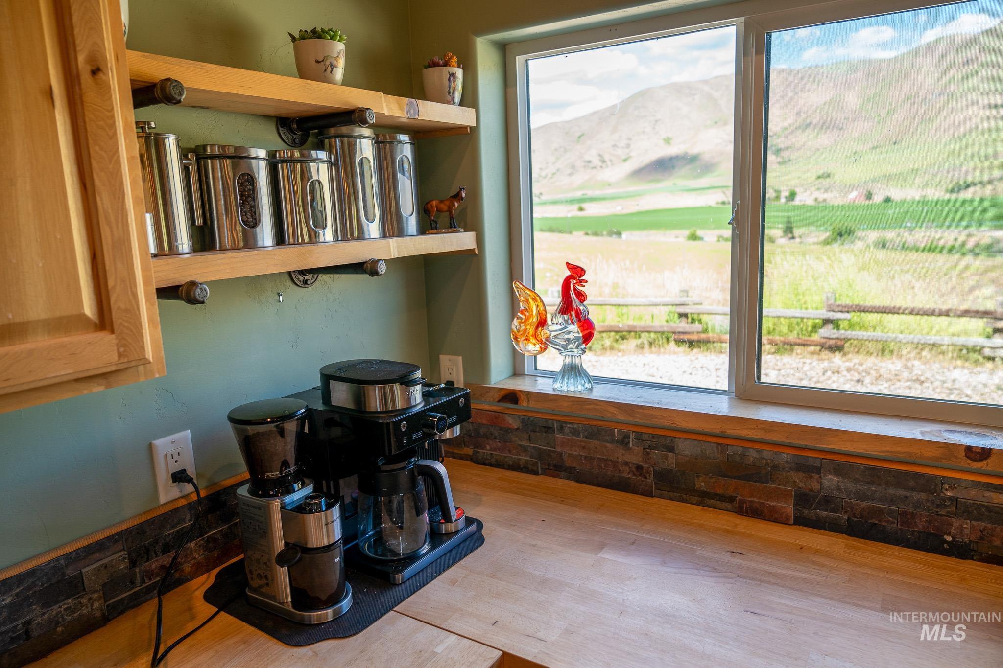 41 Watson Lane, Horseshoe Bend, Idaho 83629, 3 Bedrooms, 2.5 Bathrooms, Residential For Sale, Price $900,000, 98987191
