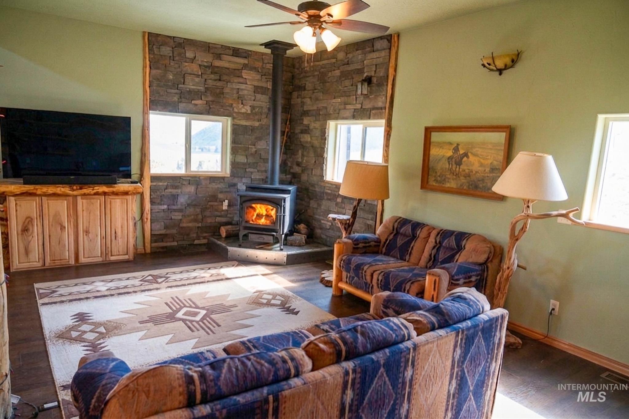 41 Watson Lane, Horseshoe Bend, Idaho 83629, 3 Bedrooms, 2.5 Bathrooms, Residential For Sale, Price $900,000, 98987191