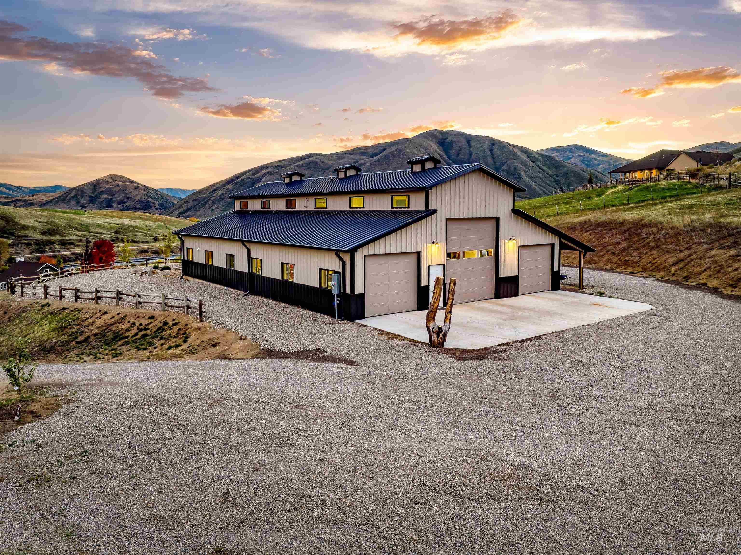 41 Watson Lane, Horseshoe Bend, Idaho 83629, 3 Bedrooms, 2.5 Bathrooms, Residential For Sale, Price $900,000, 98987191
